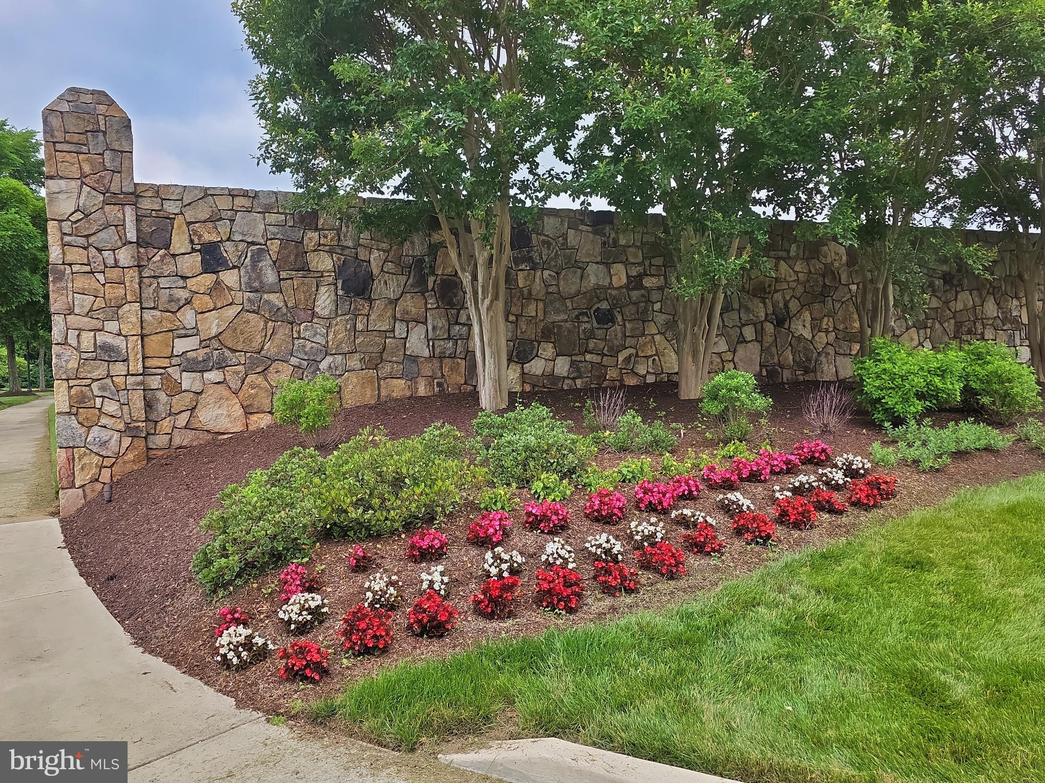 MARLBORO RIDGE - Residential