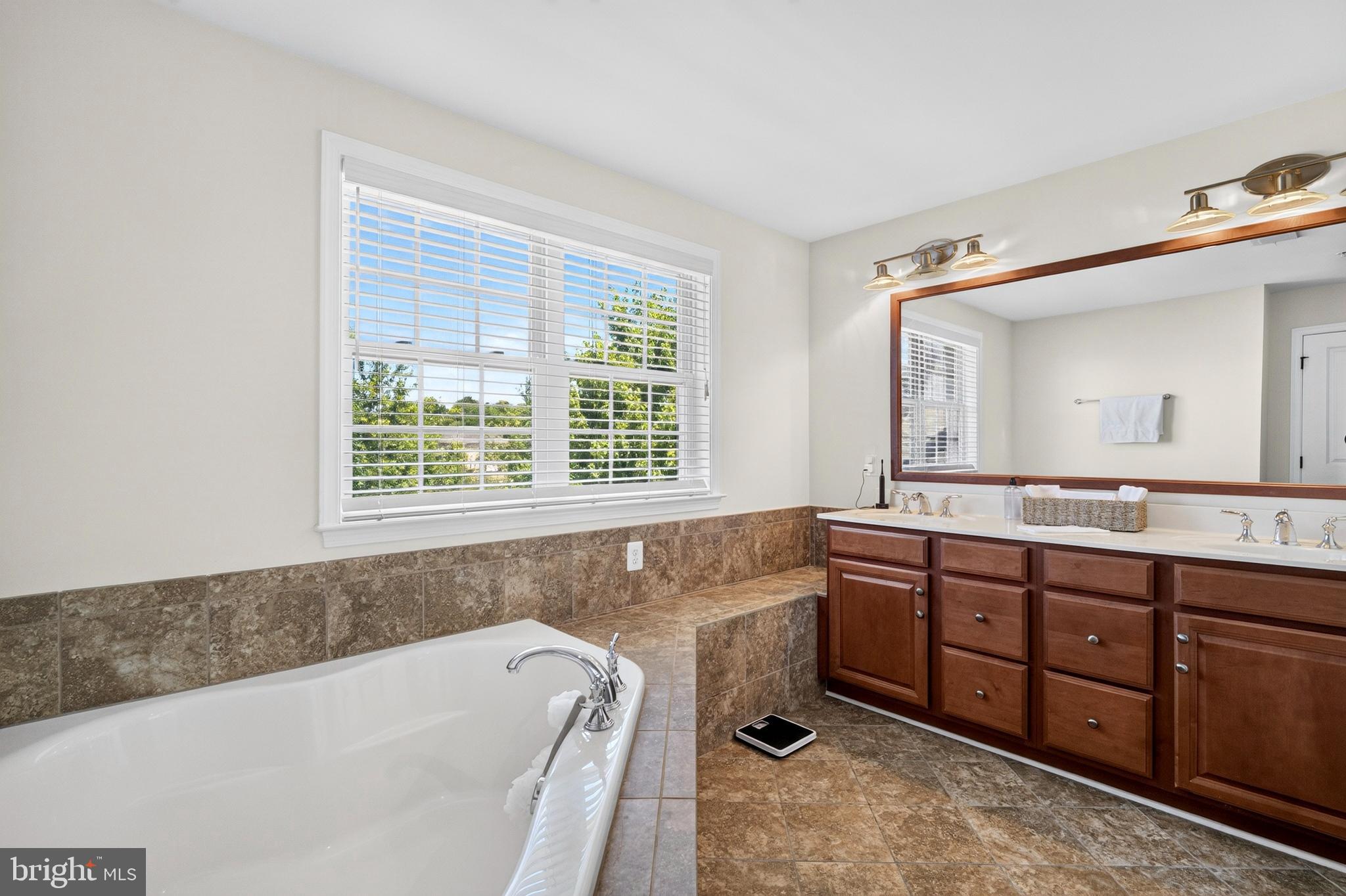 MARLBORO RIDGE - Residential