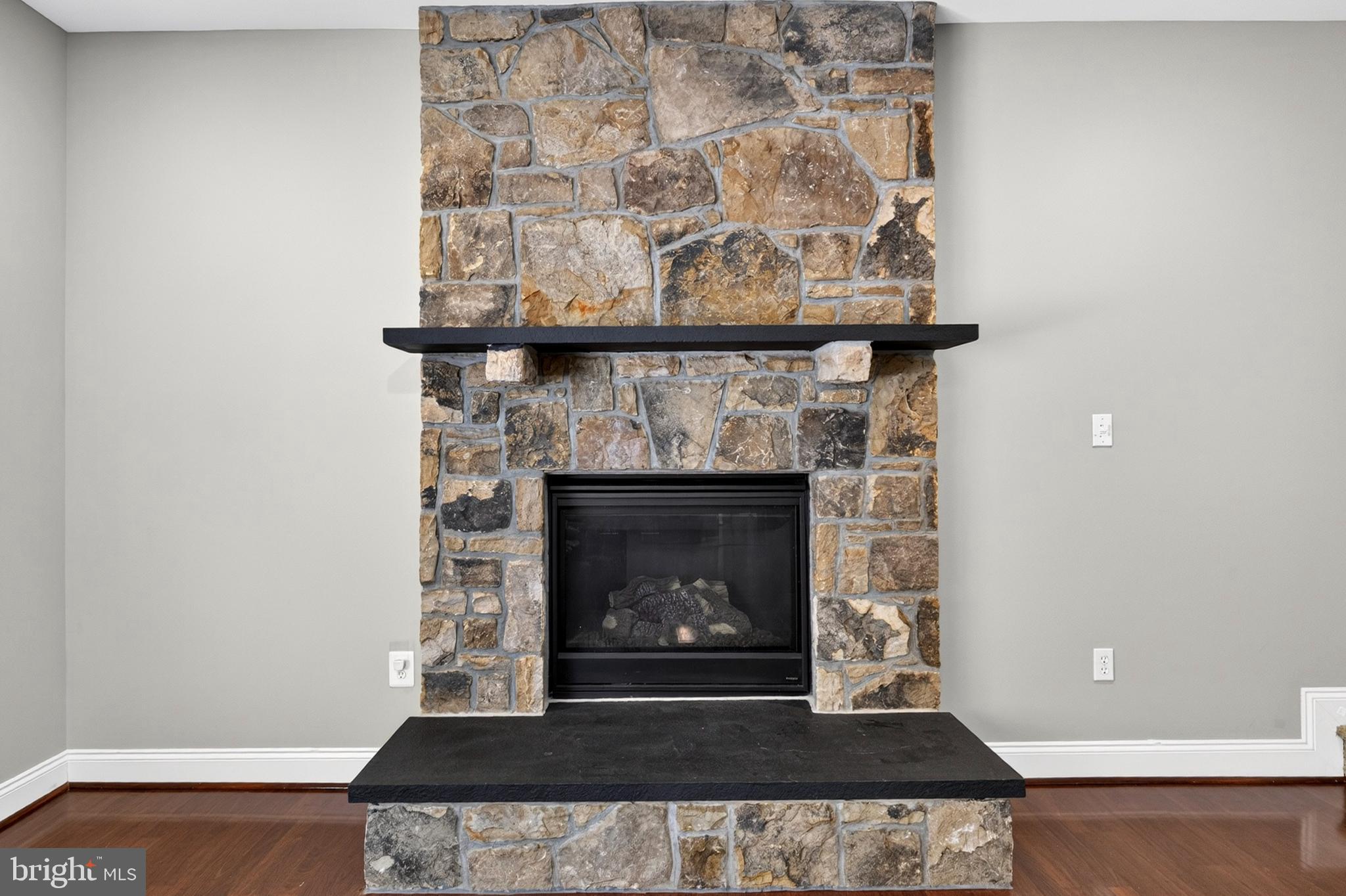 MARLBORO RIDGE - Residential