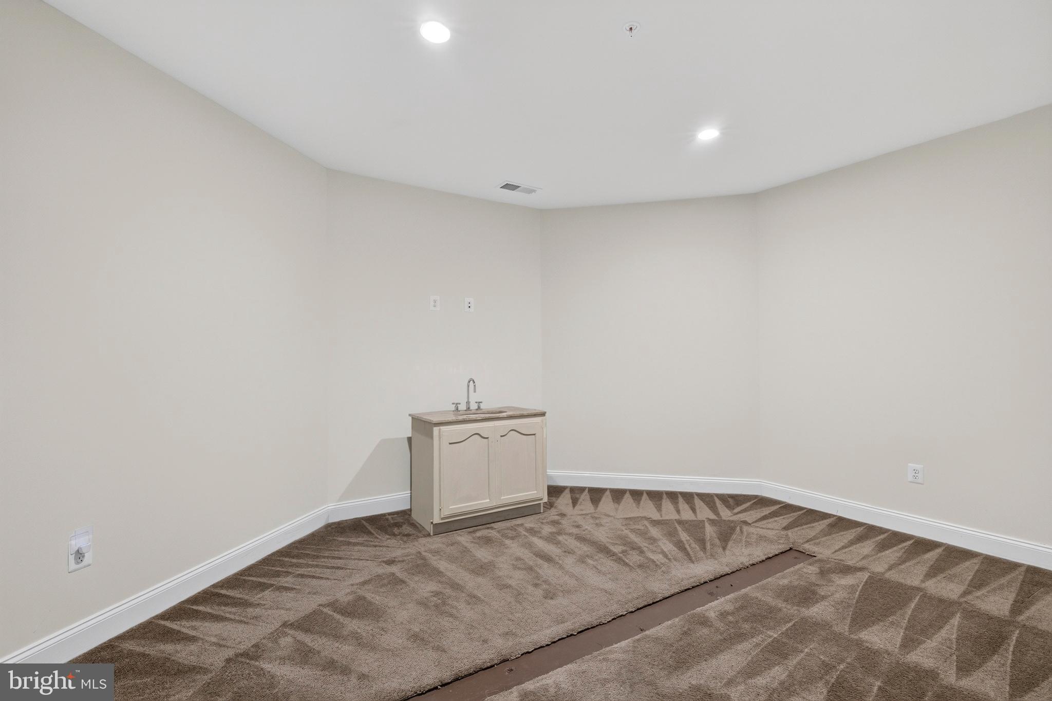 MARLBORO RIDGE - Residential