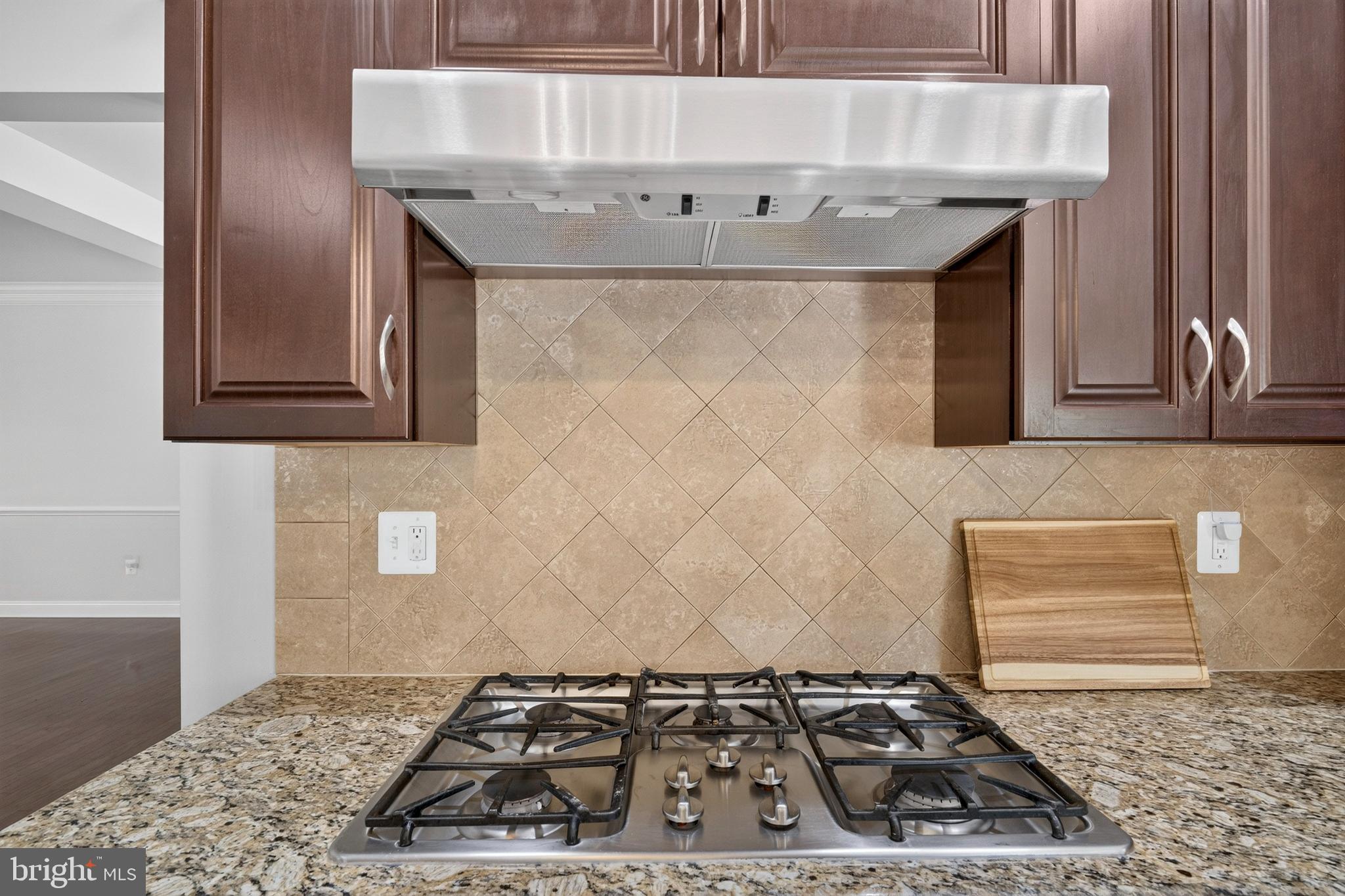 MARLBORO RIDGE - Residential