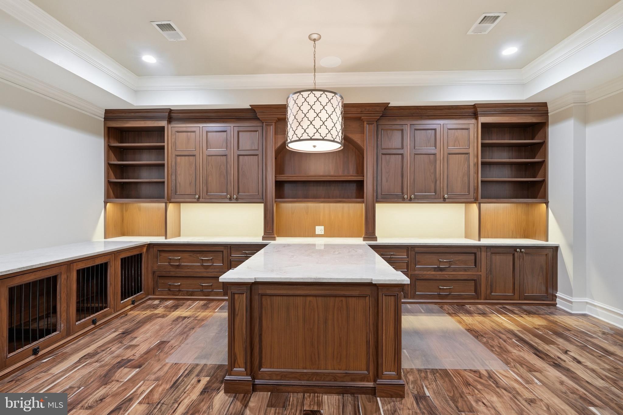 WOODSIDE ESTATES - Residential