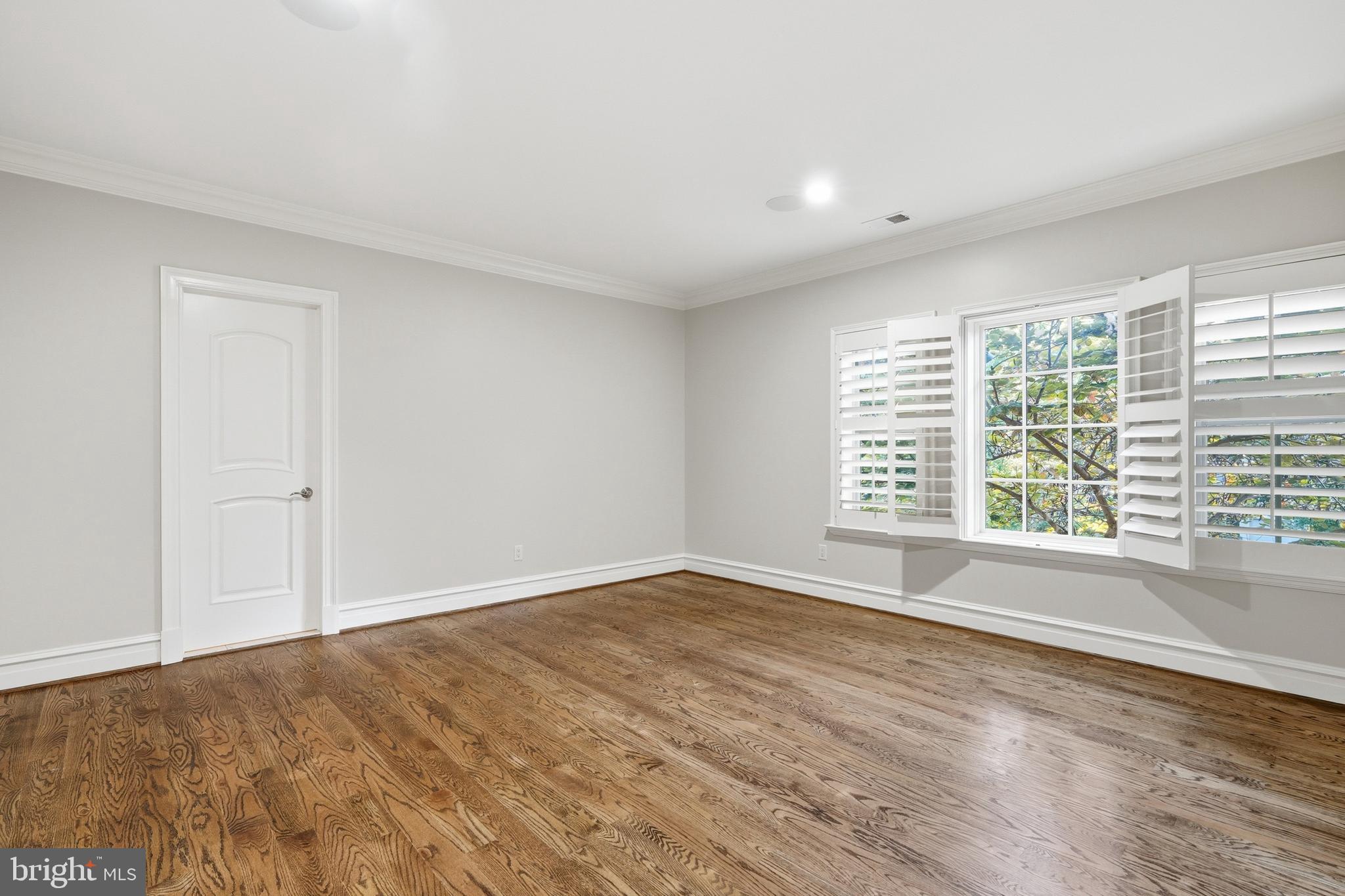 WOODSIDE ESTATES - Residential