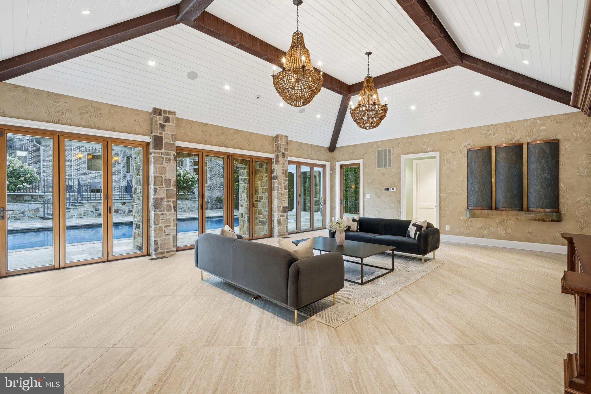 WOODSIDE ESTATES - Residential