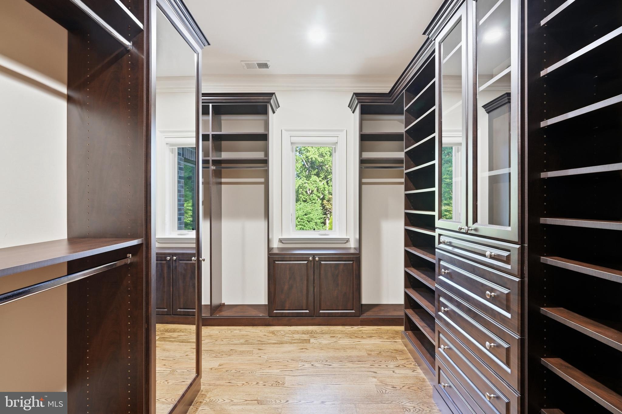 WOODSIDE ESTATES - Residential