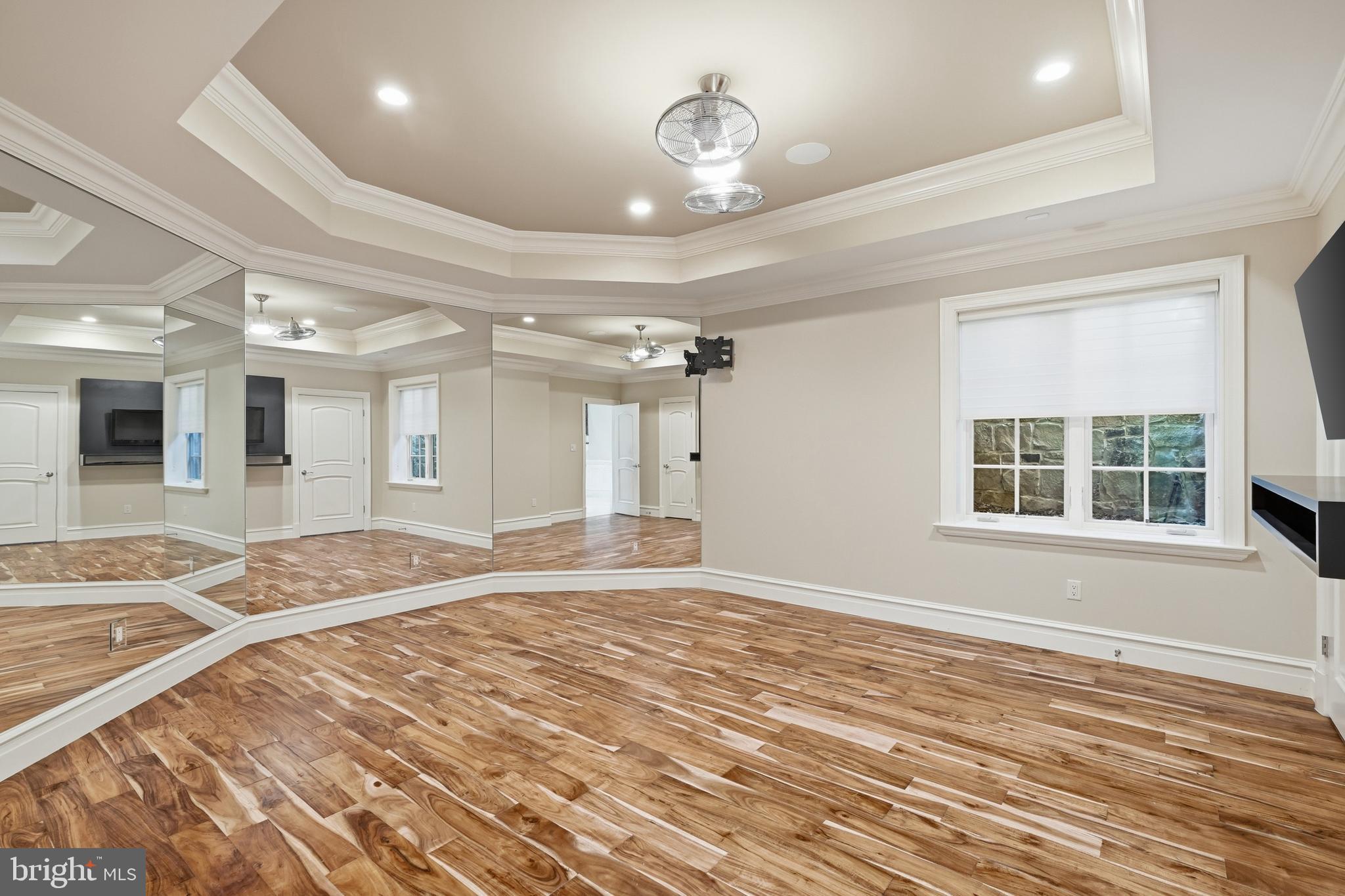 WOODSIDE ESTATES - Residential
