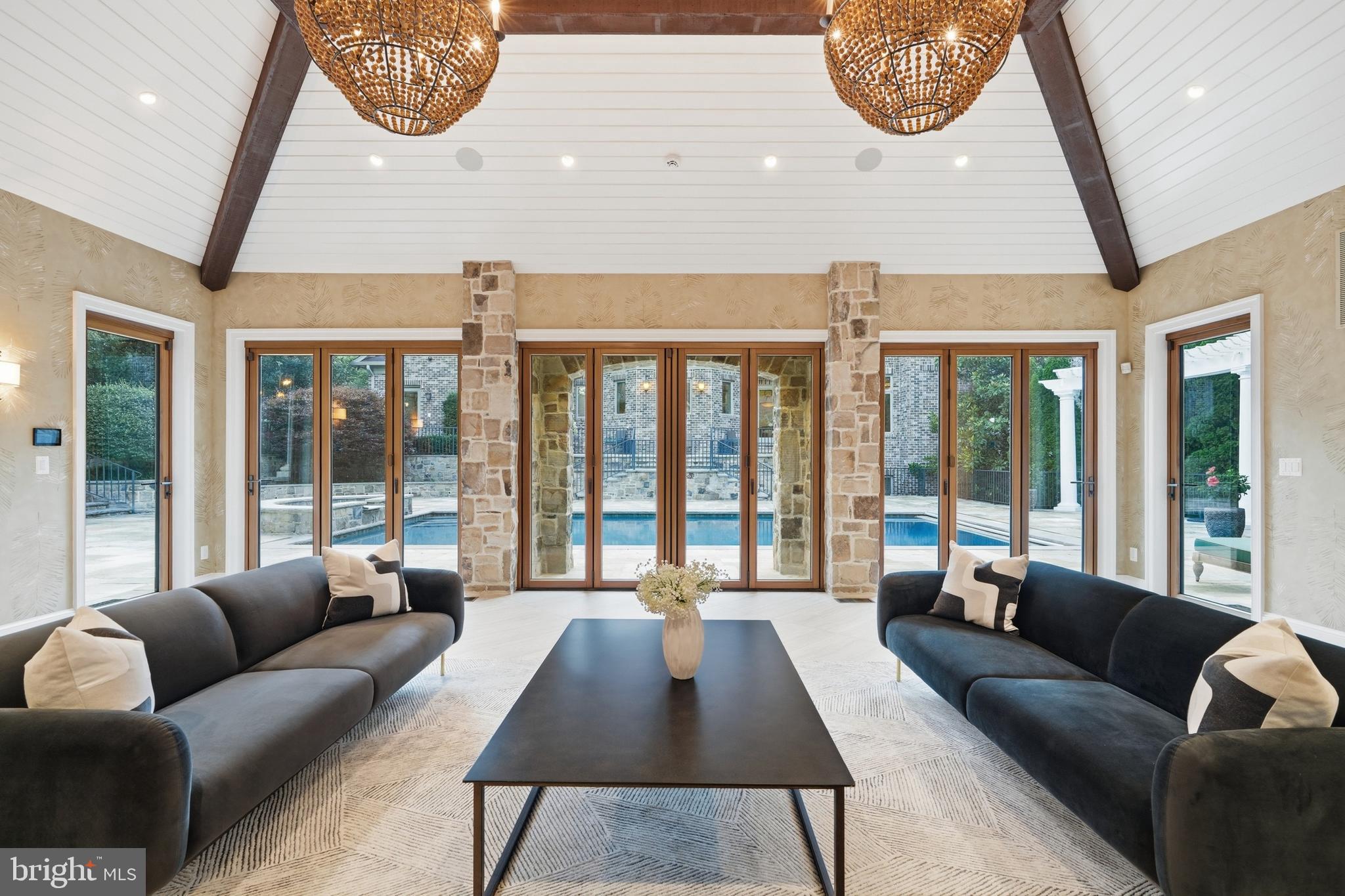 WOODSIDE ESTATES - Residential