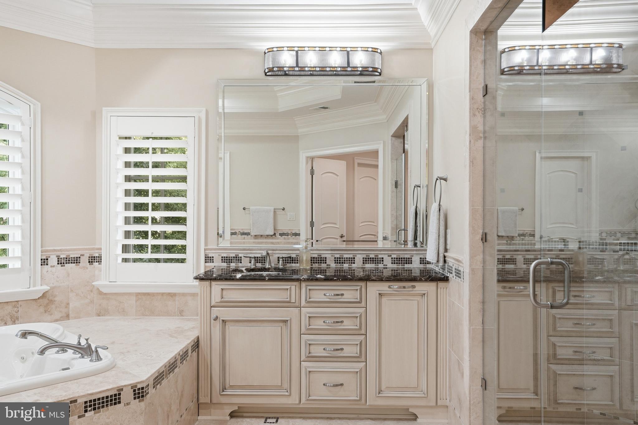 WOODSIDE ESTATES - Residential