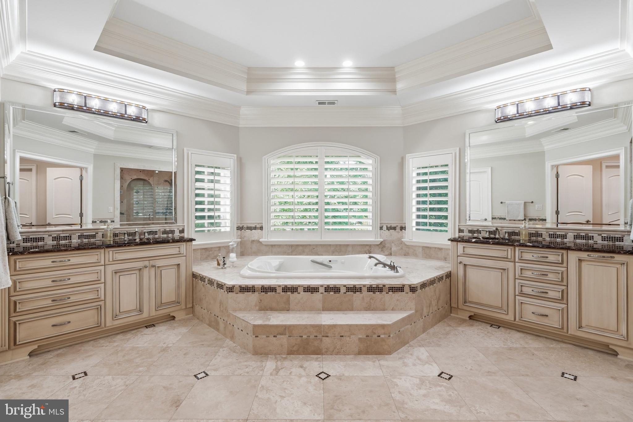 WOODSIDE ESTATES - Residential