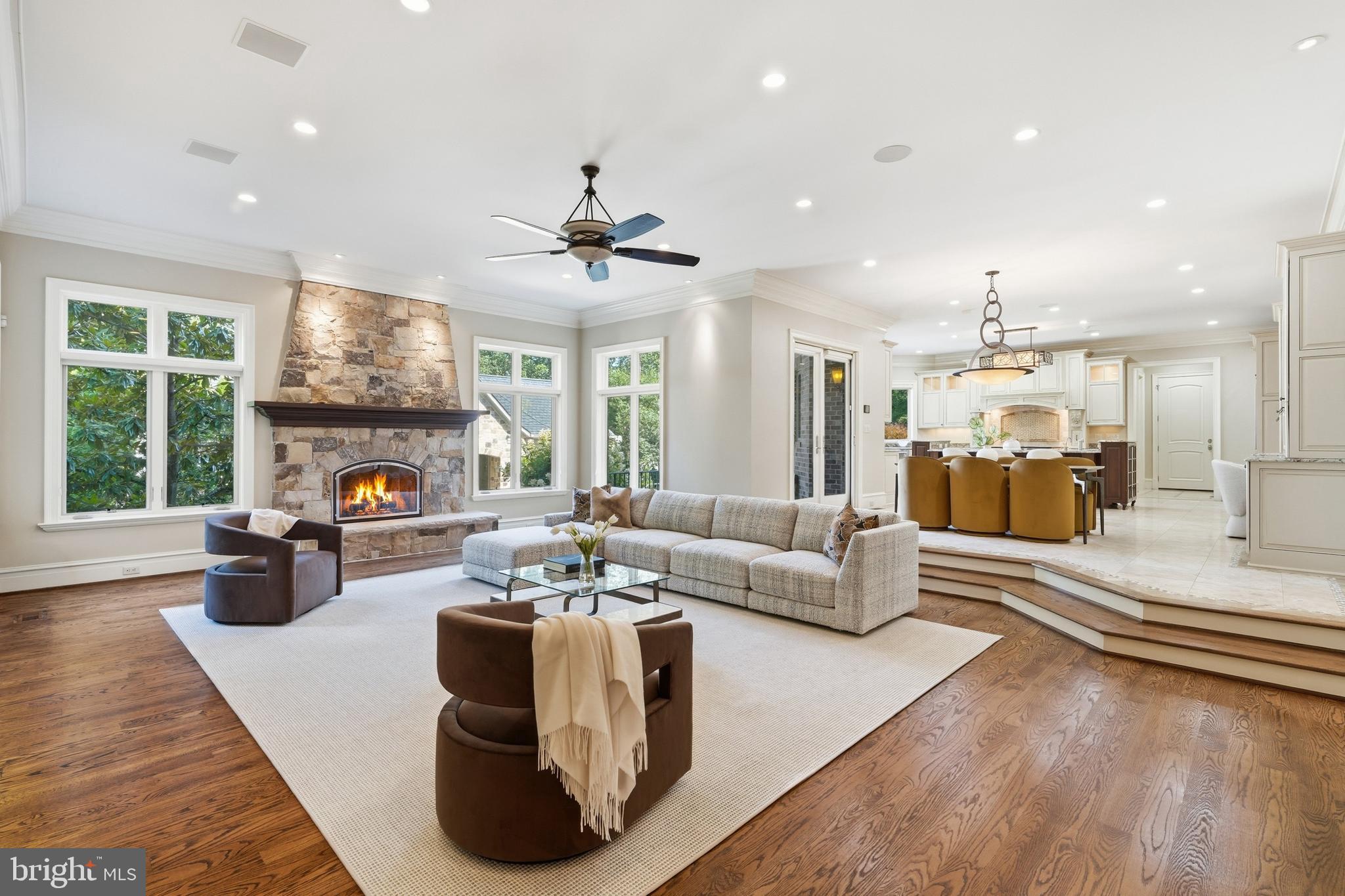 WOODSIDE ESTATES - Residential