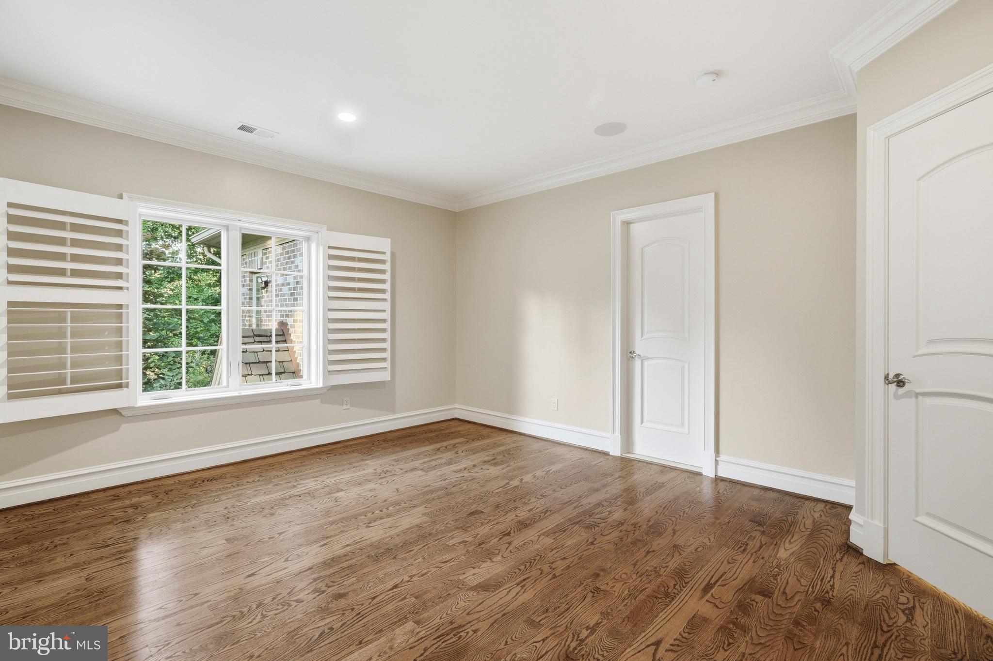 WOODSIDE ESTATES - Residential