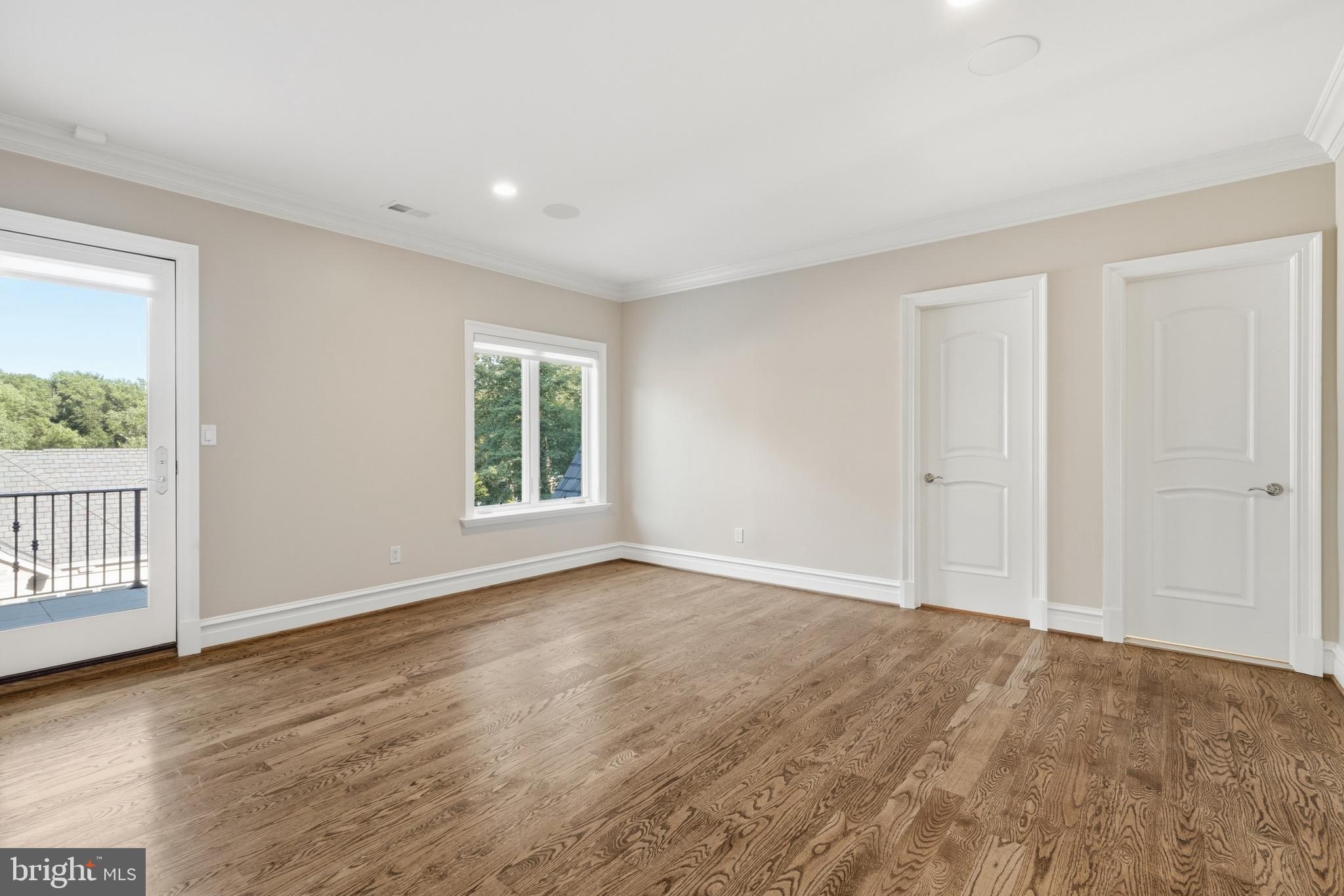 WOODSIDE ESTATES - Residential