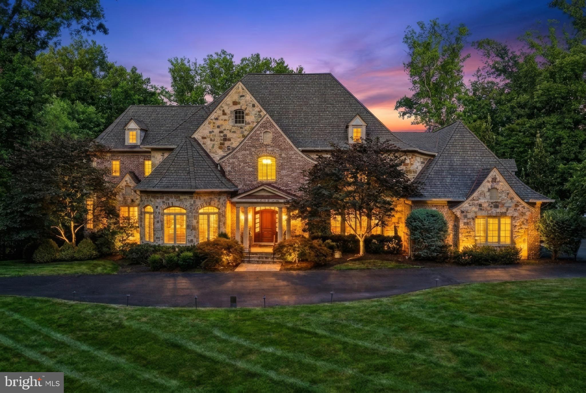 WOODSIDE ESTATES - Residential