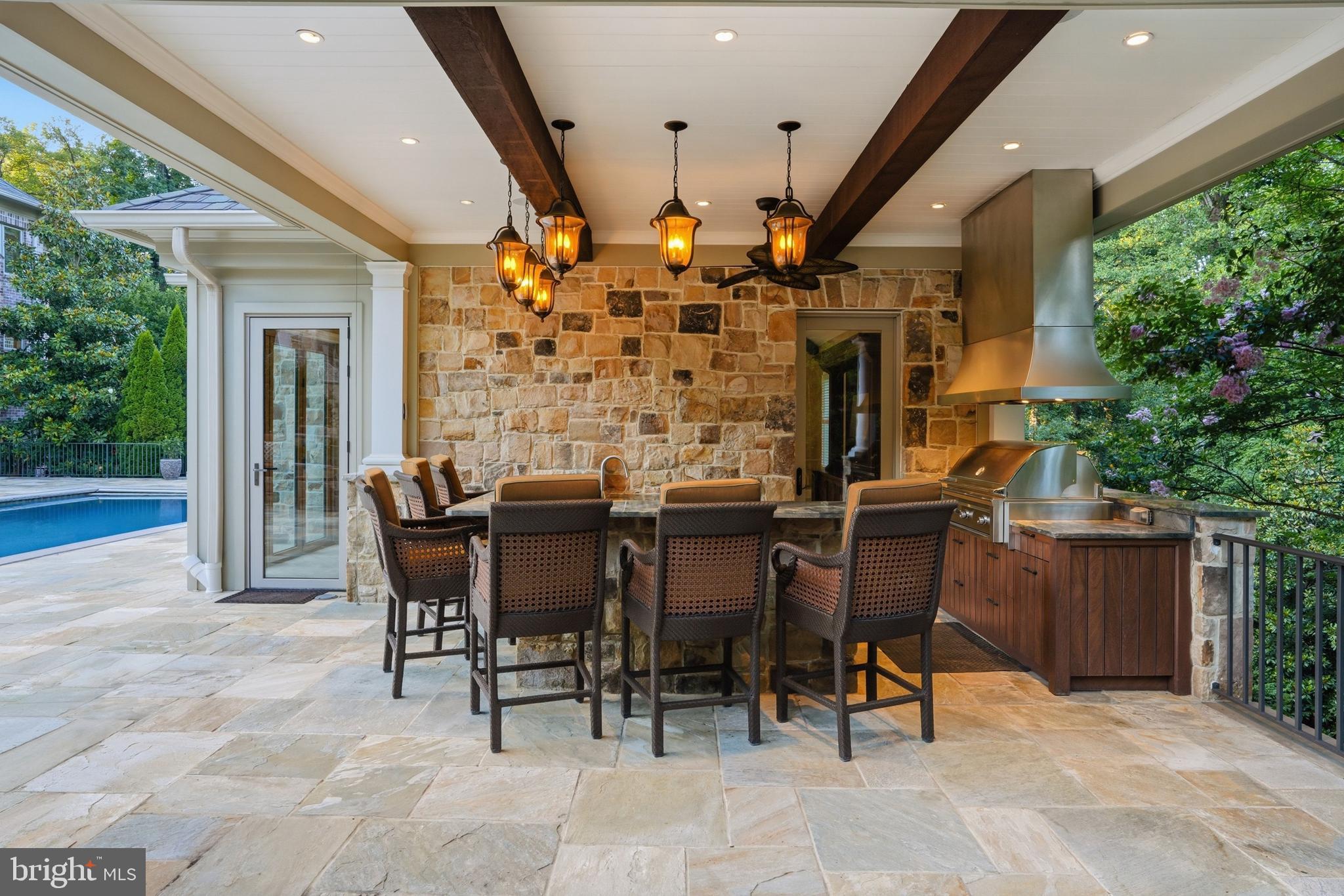 WOODSIDE ESTATES - Residential
