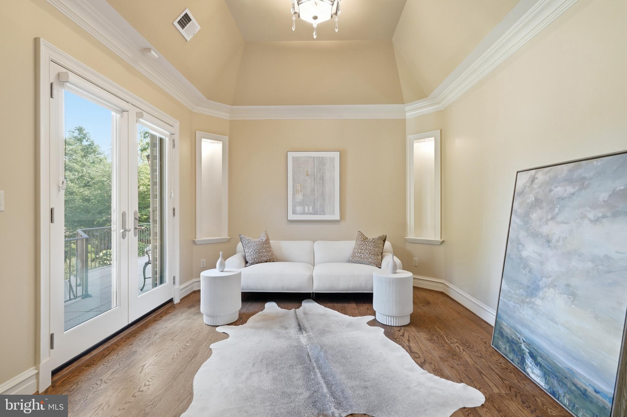WOODSIDE ESTATES - Residential