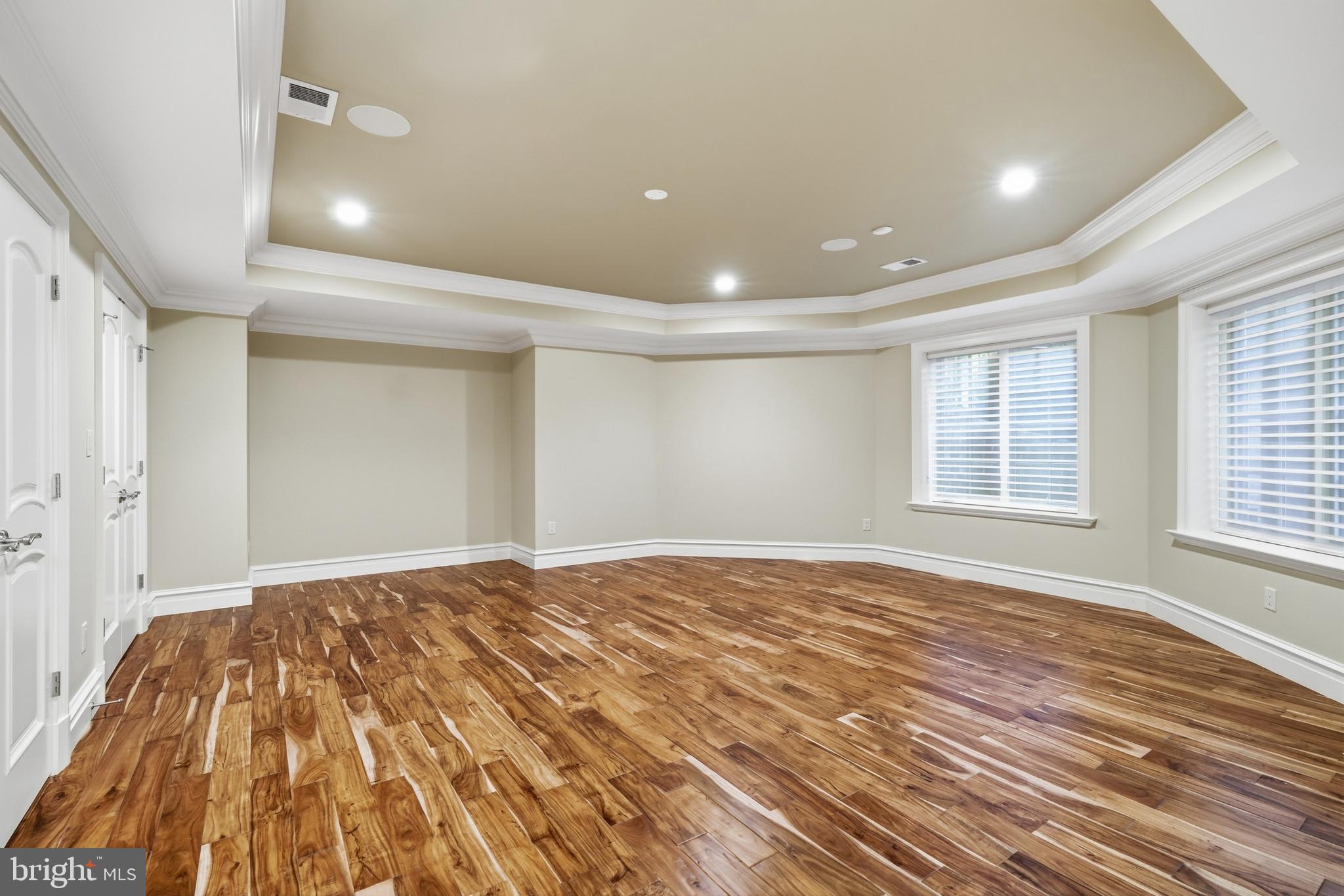 WOODSIDE ESTATES - Residential