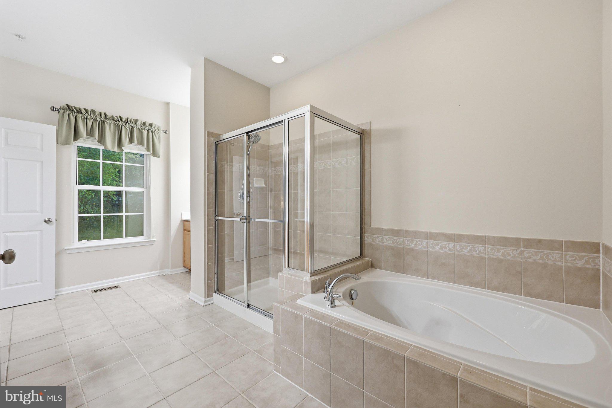 SIGNATURE CLUB AT GREENVIEW - Residential