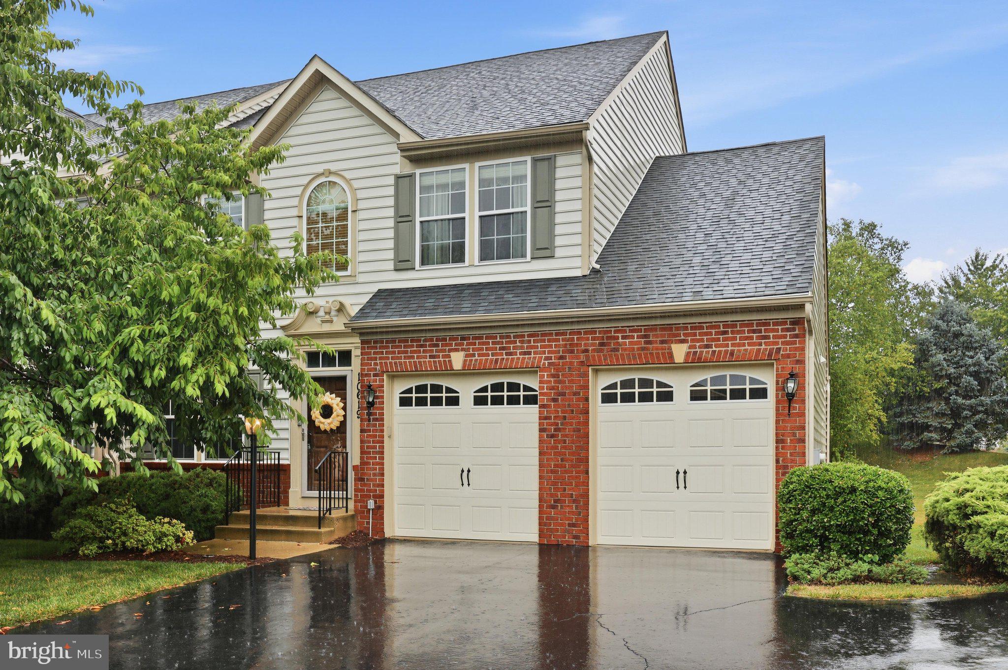 SIGNATURE CLUB AT GREENVIEW - Residential