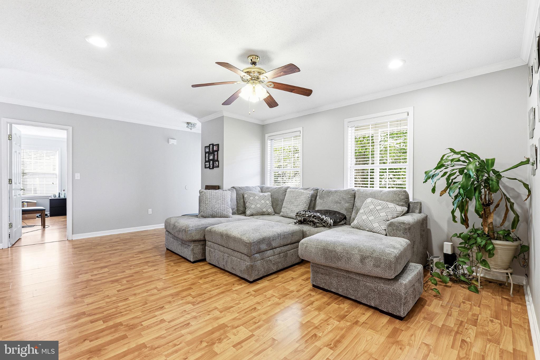 PRESIDENTIAL LAKES - Residential