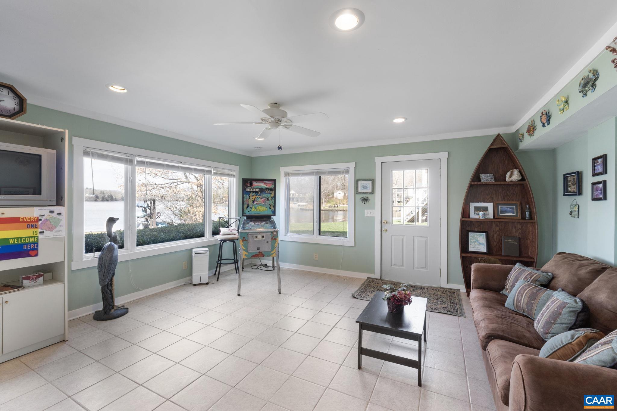LAKE MONTICELLO - Residential