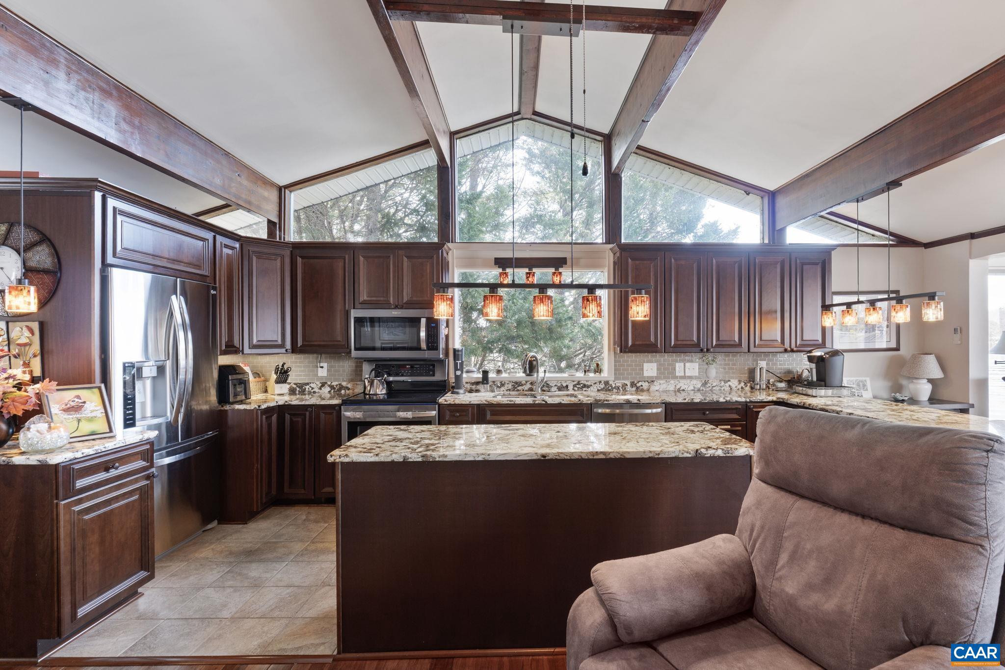 LAKE MONTICELLO - Residential