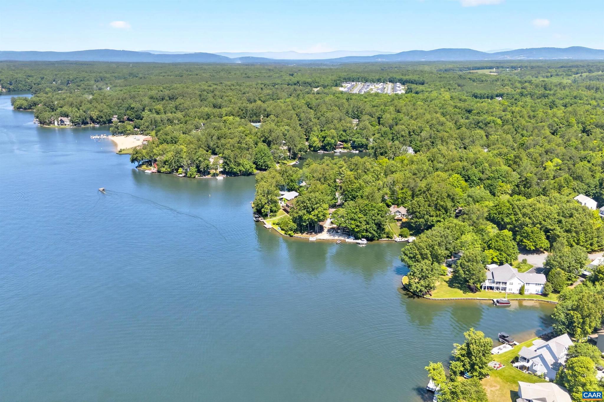 LAKE MONTICELLO - Residential