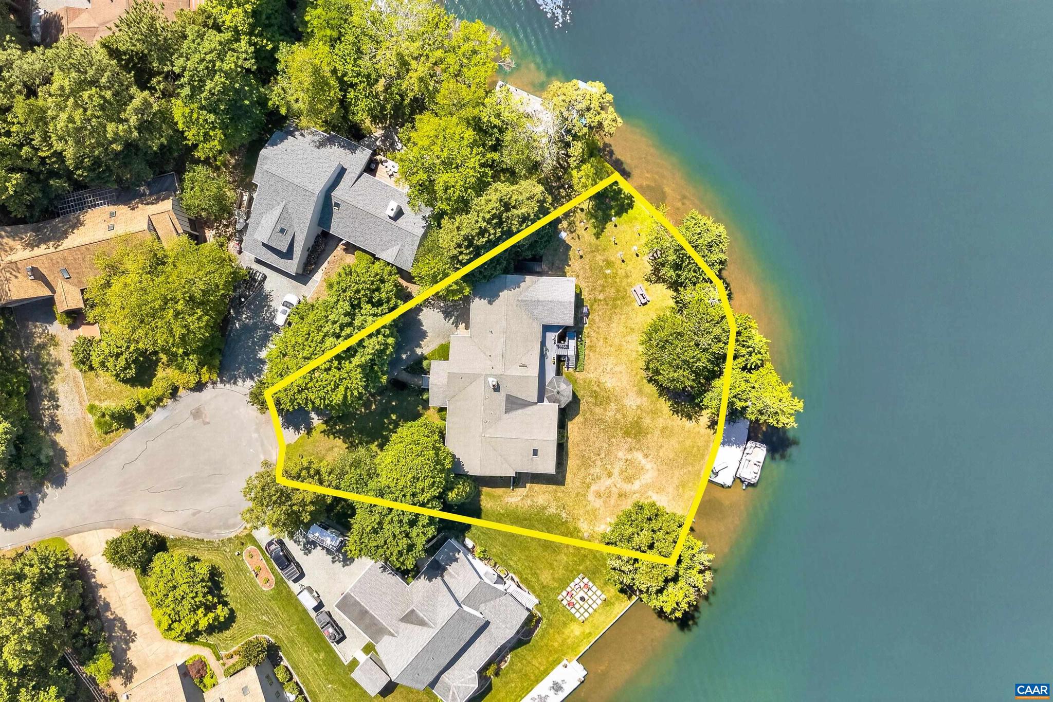 LAKE MONTICELLO - Residential