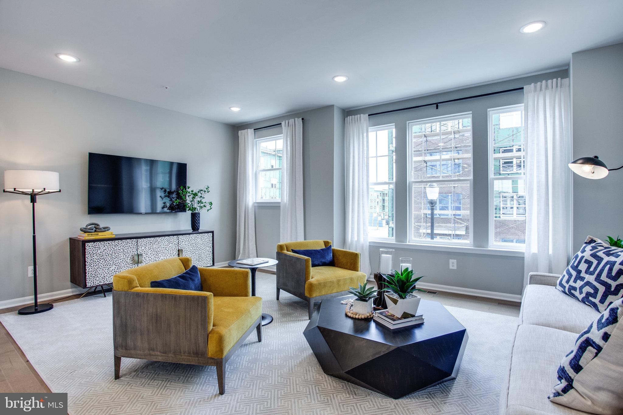 TOWNS AT MARKET COMMONS - Residential