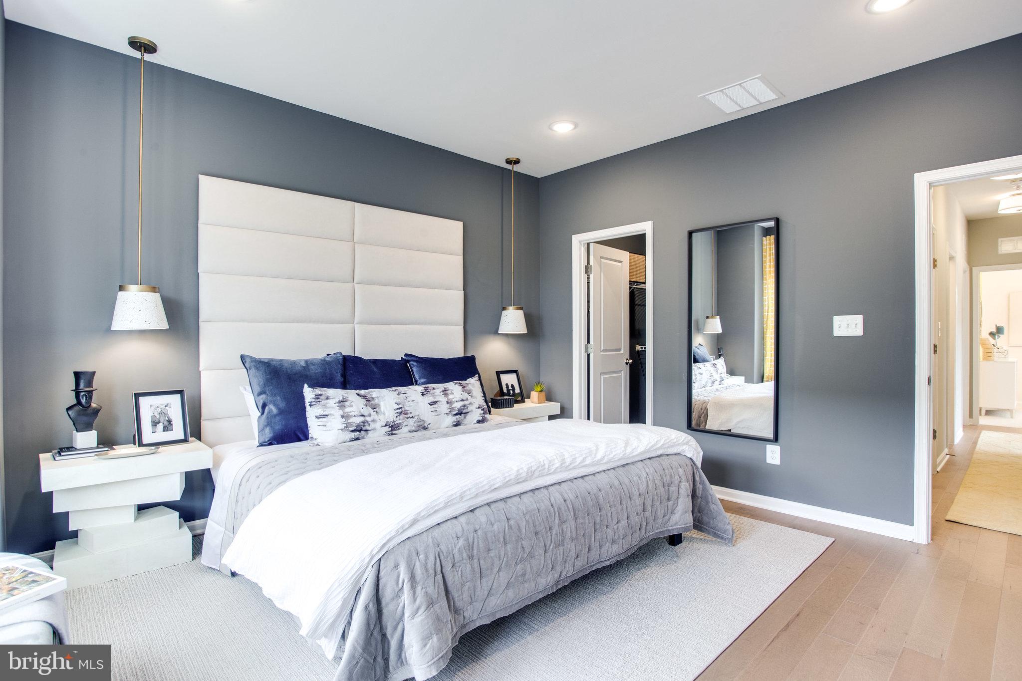 TOWNS AT MARKET COMMONS - Residential