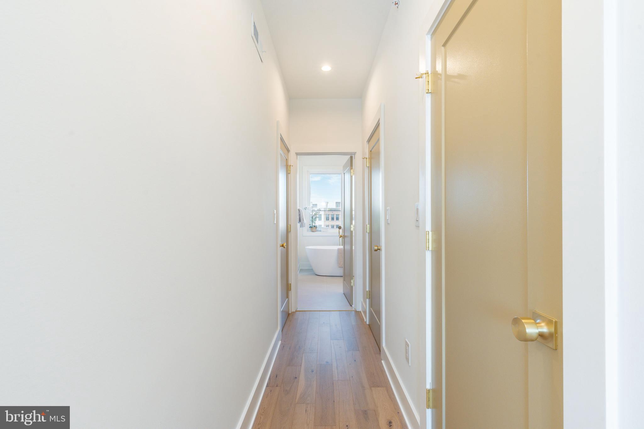 DICKINSON NARROWS - Residential