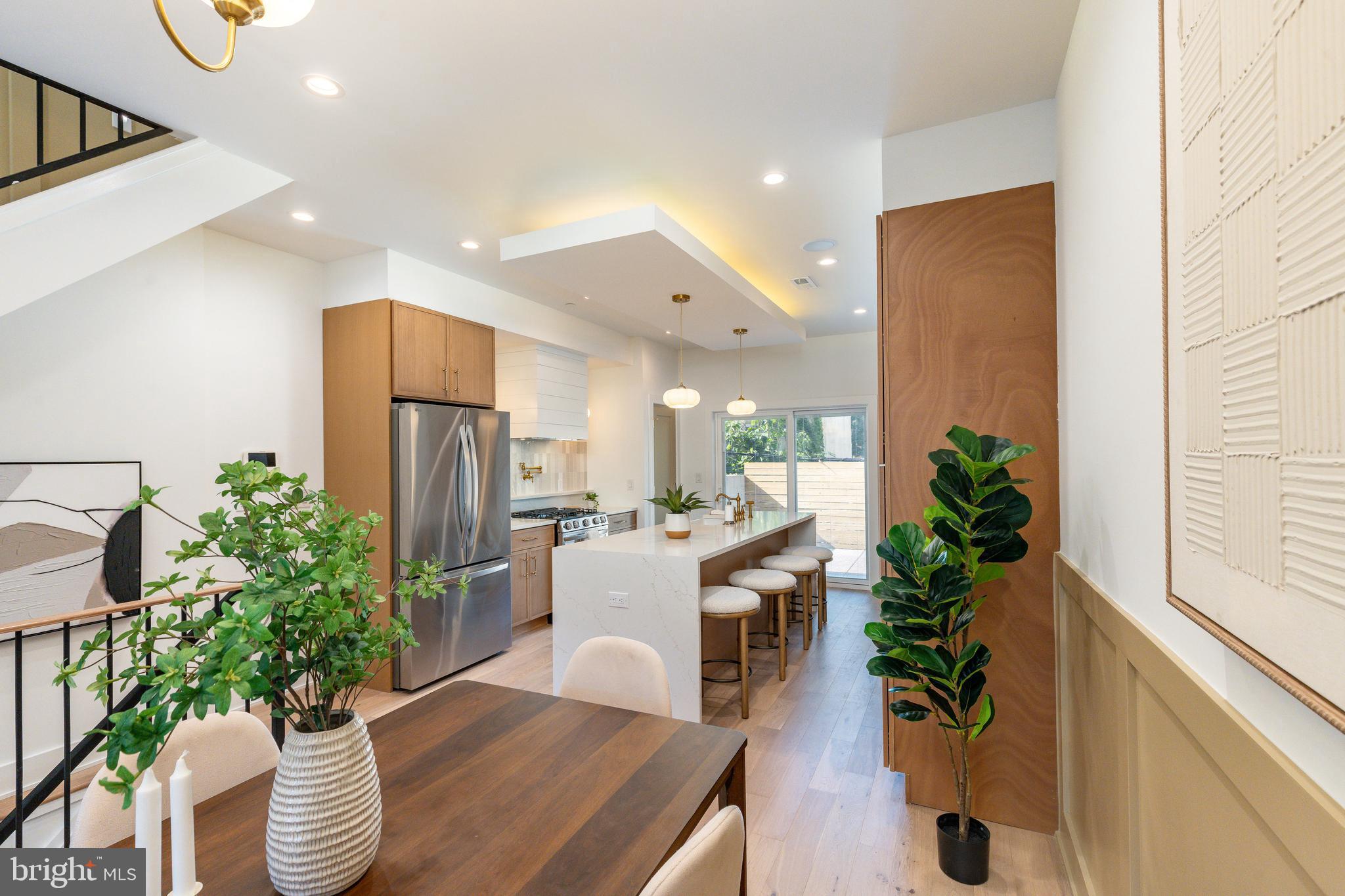 DICKINSON NARROWS - Residential