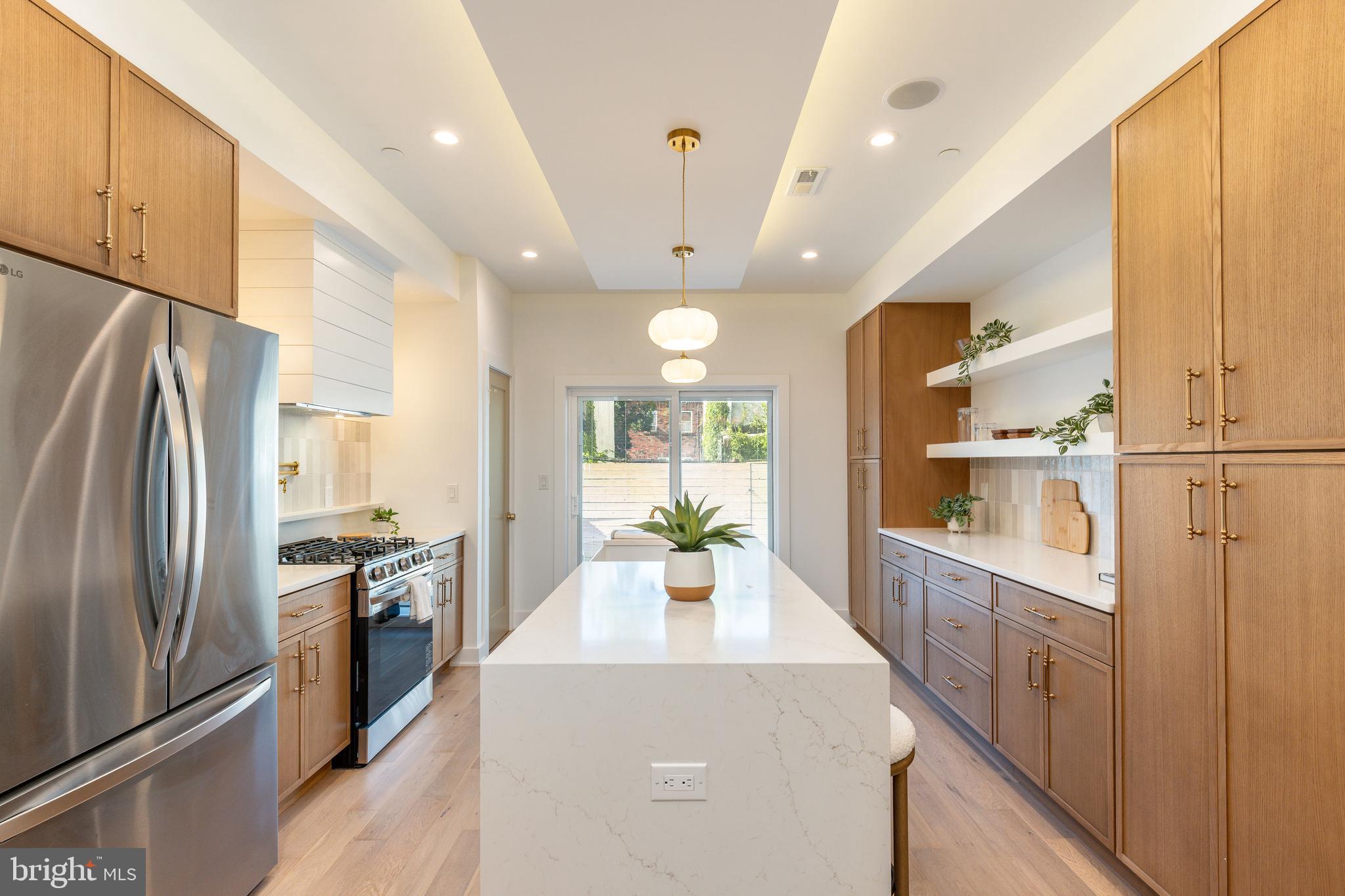 DICKINSON NARROWS - Residential