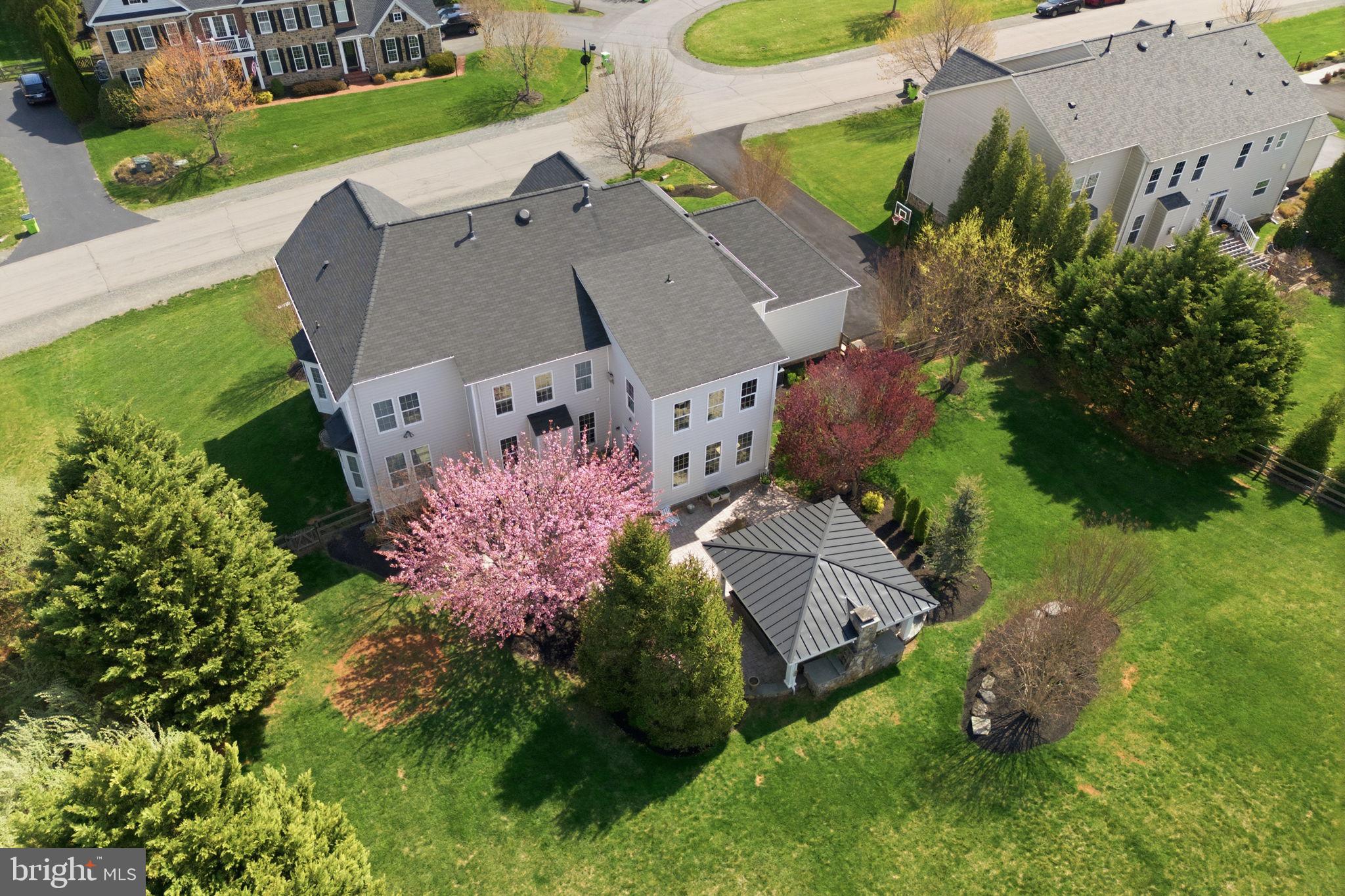 RASPBERRY FALLS - Residential