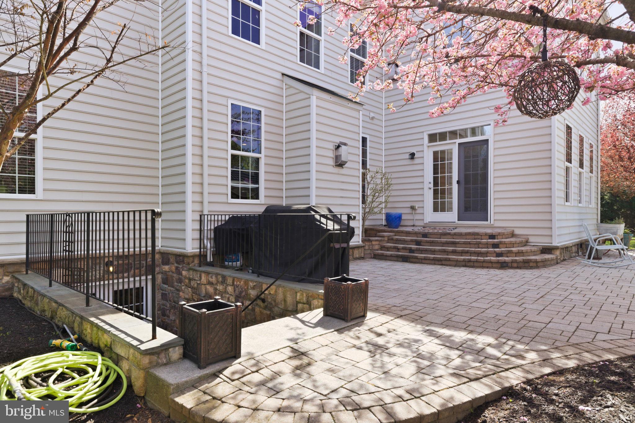 RASPBERRY FALLS - Residential