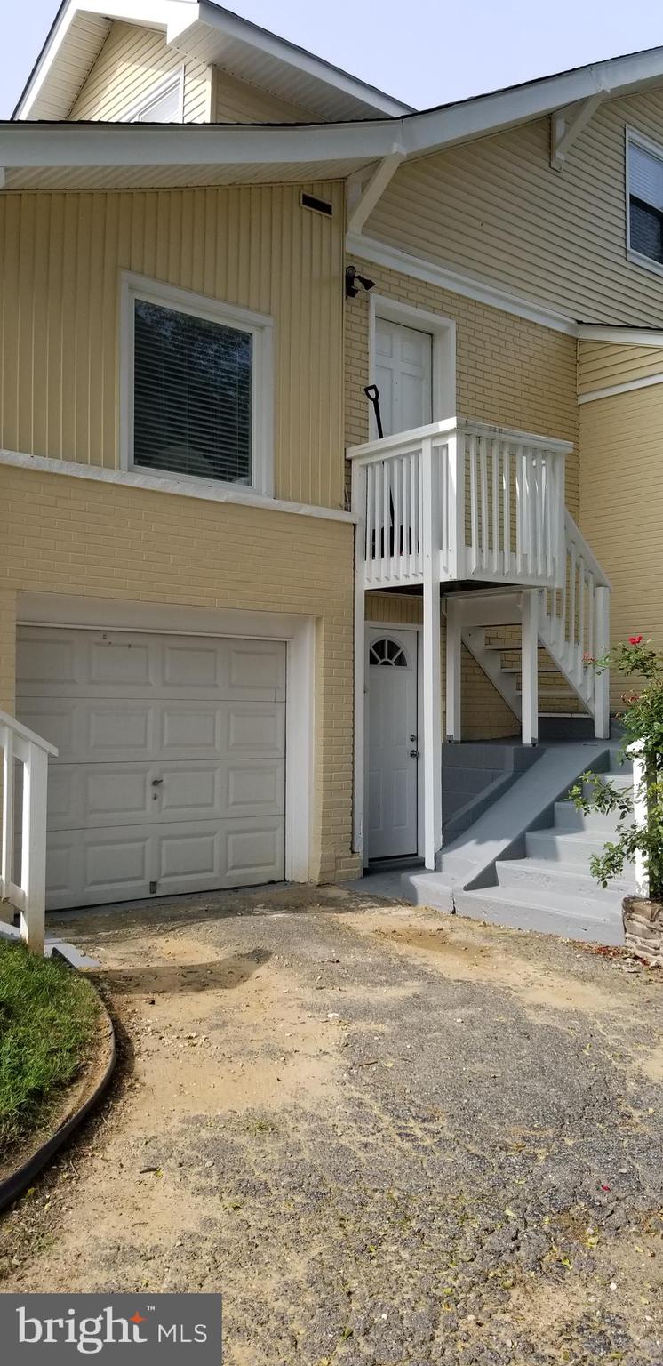WOODSIDE PARK - Residential Lease