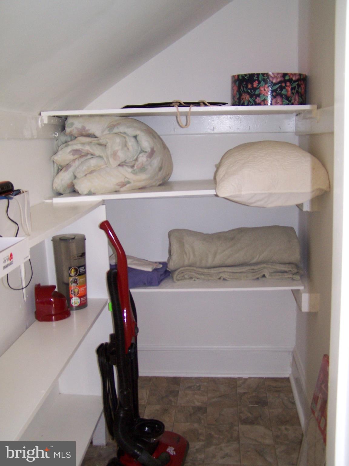 WOODSIDE PARK - Residential Lease