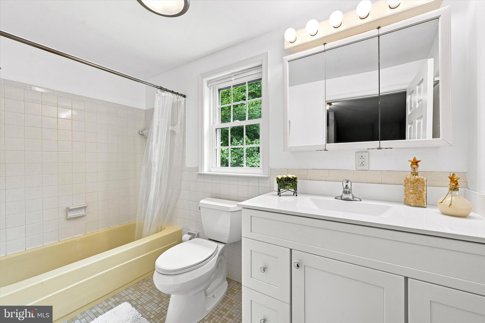 WHITFORD HILLS - Residential