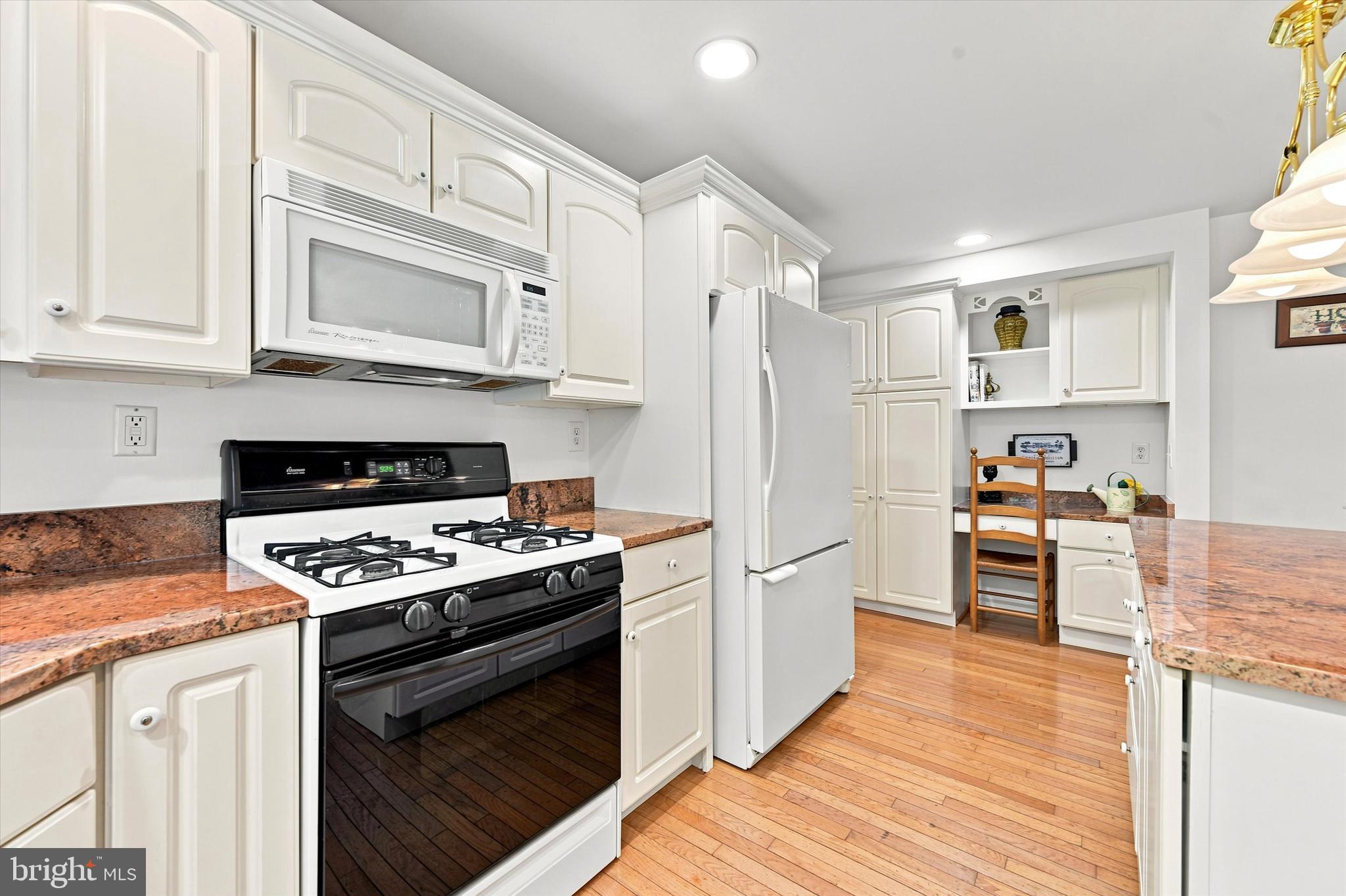 WHITFORD HILLS - Residential