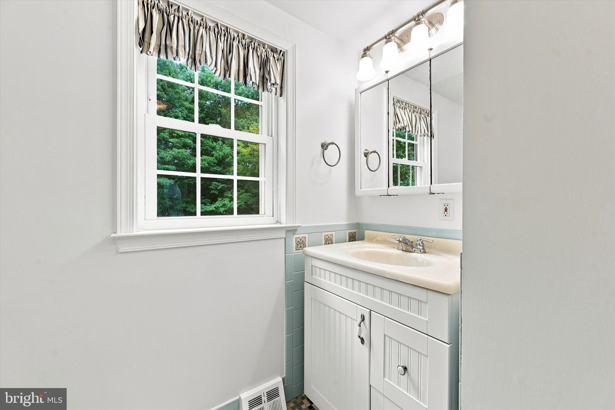 WHITFORD HILLS - Residential