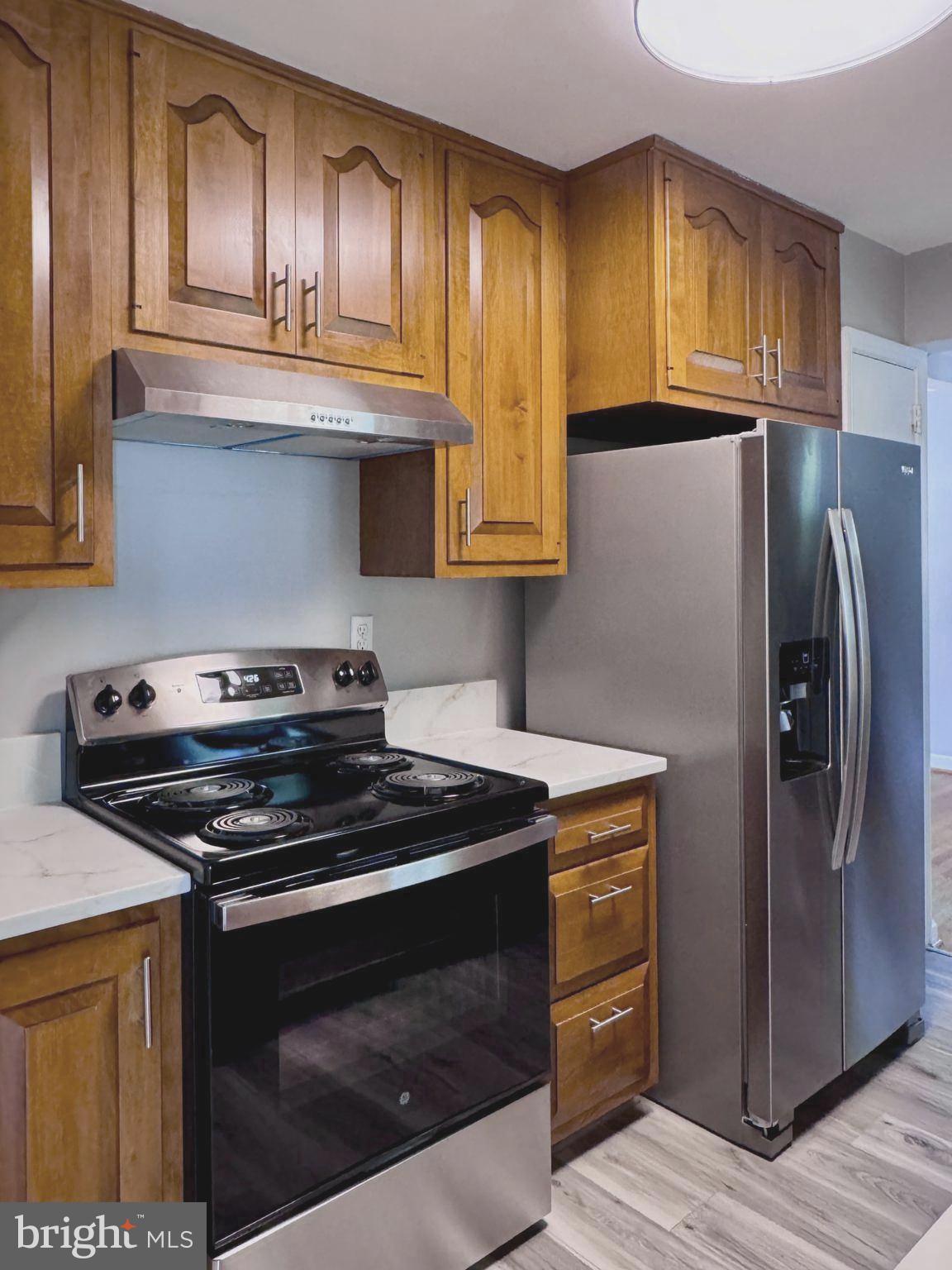 BROYHILL PARK - Residential Lease