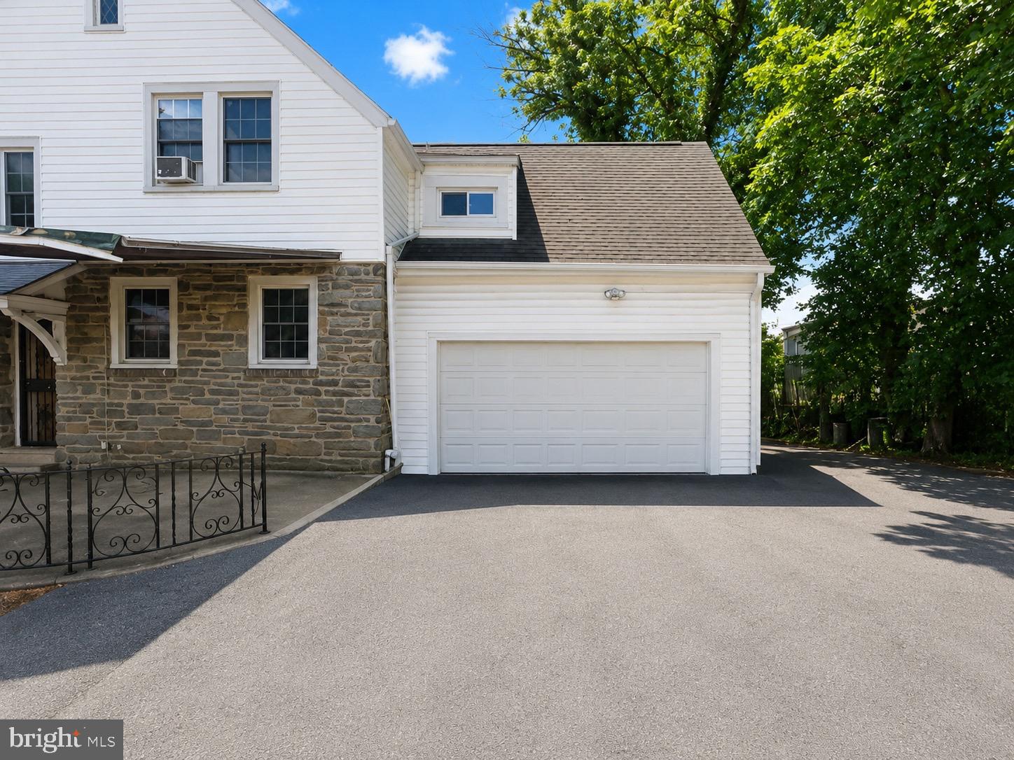 YEADON - Residential