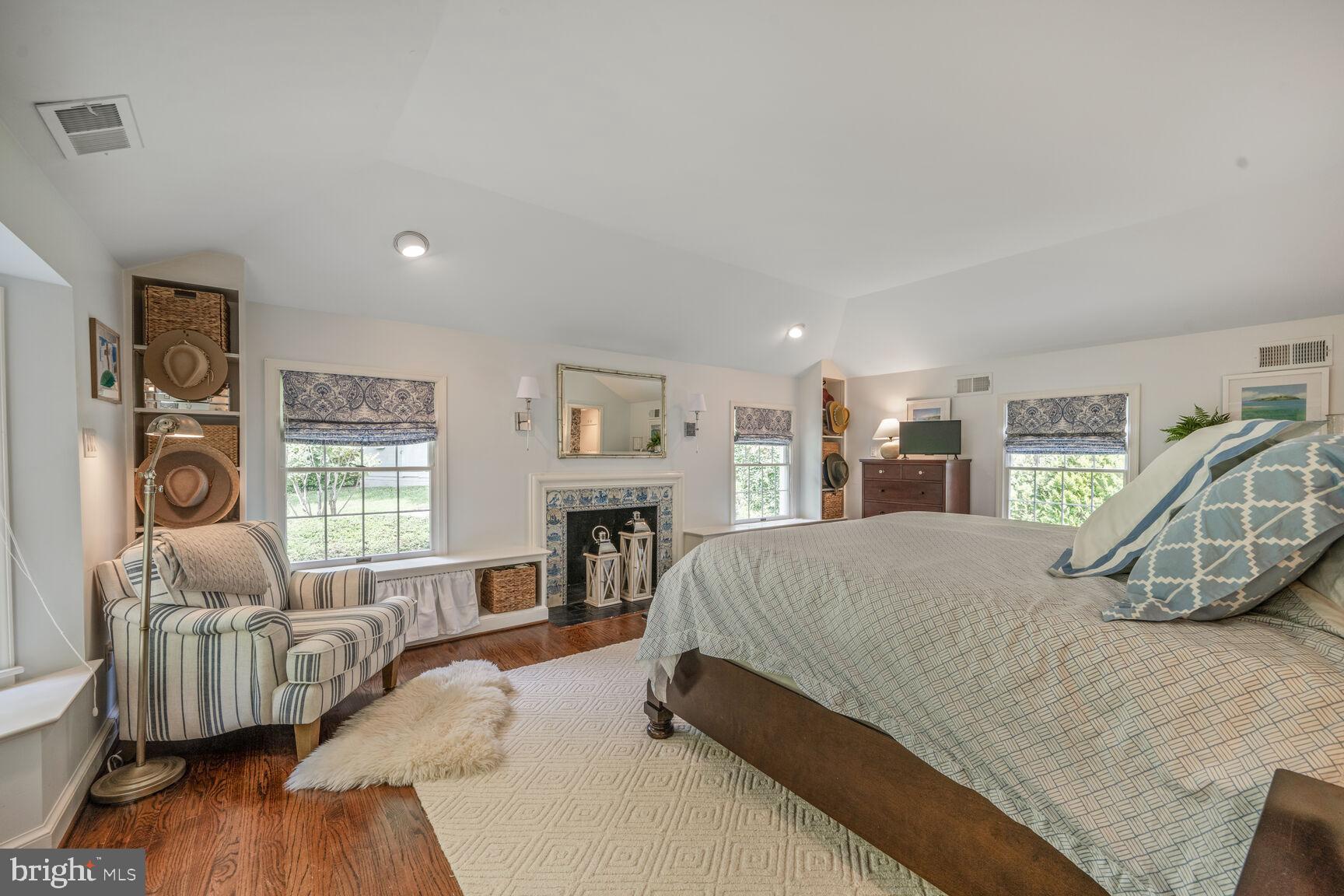 WESTMORELAND HILLS - Residential