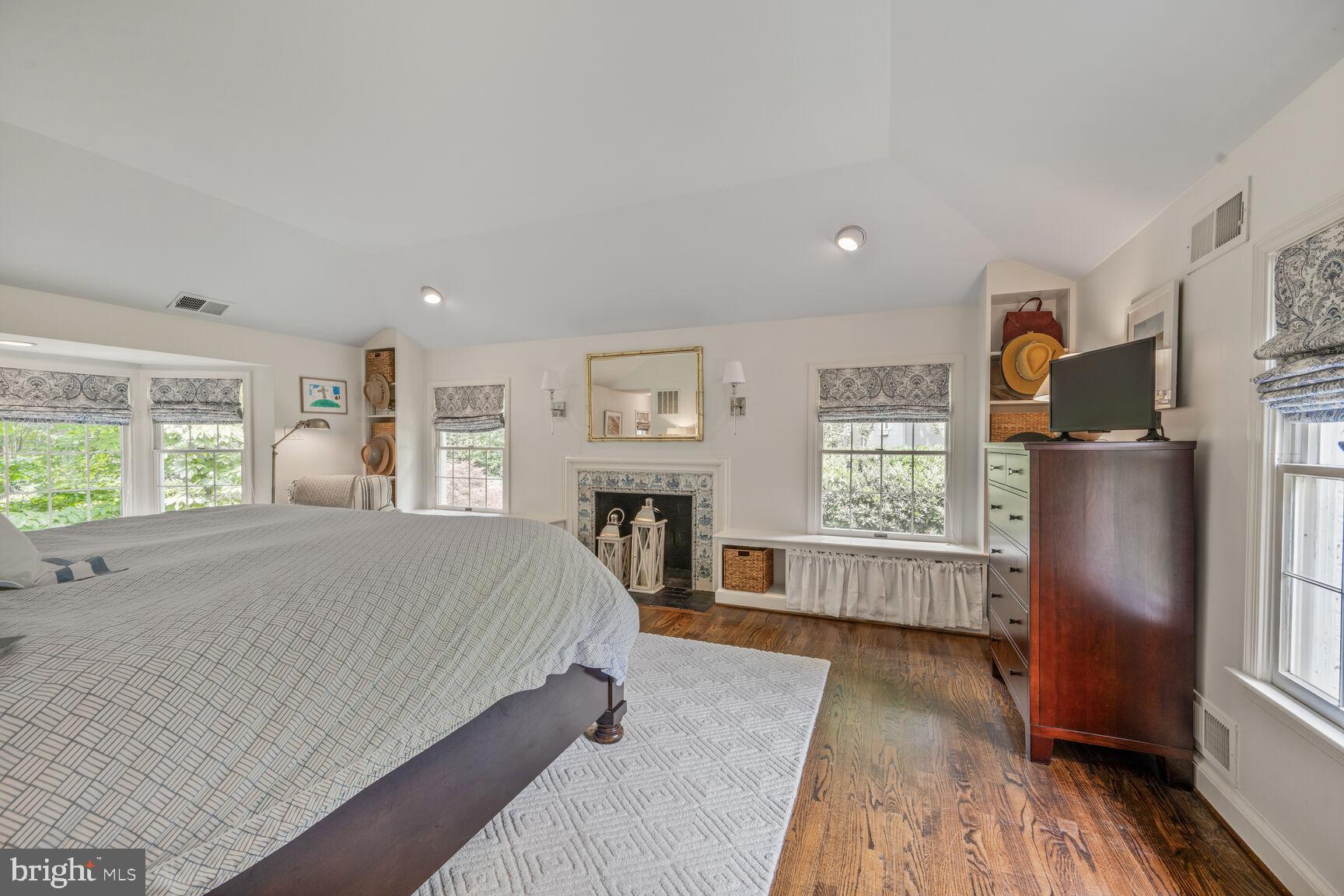WESTMORELAND HILLS - Residential