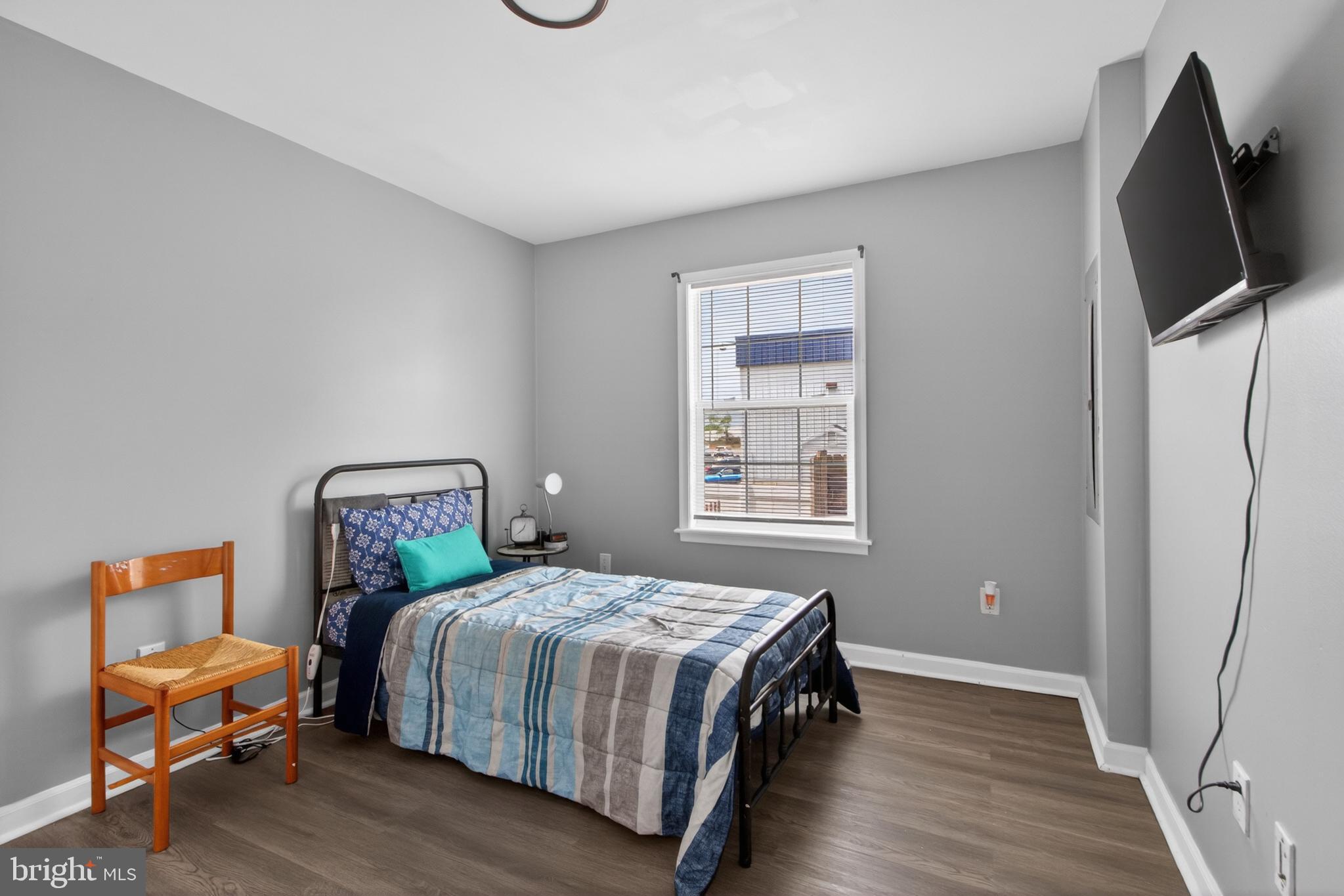 SOUTH STREET STATION - Residential