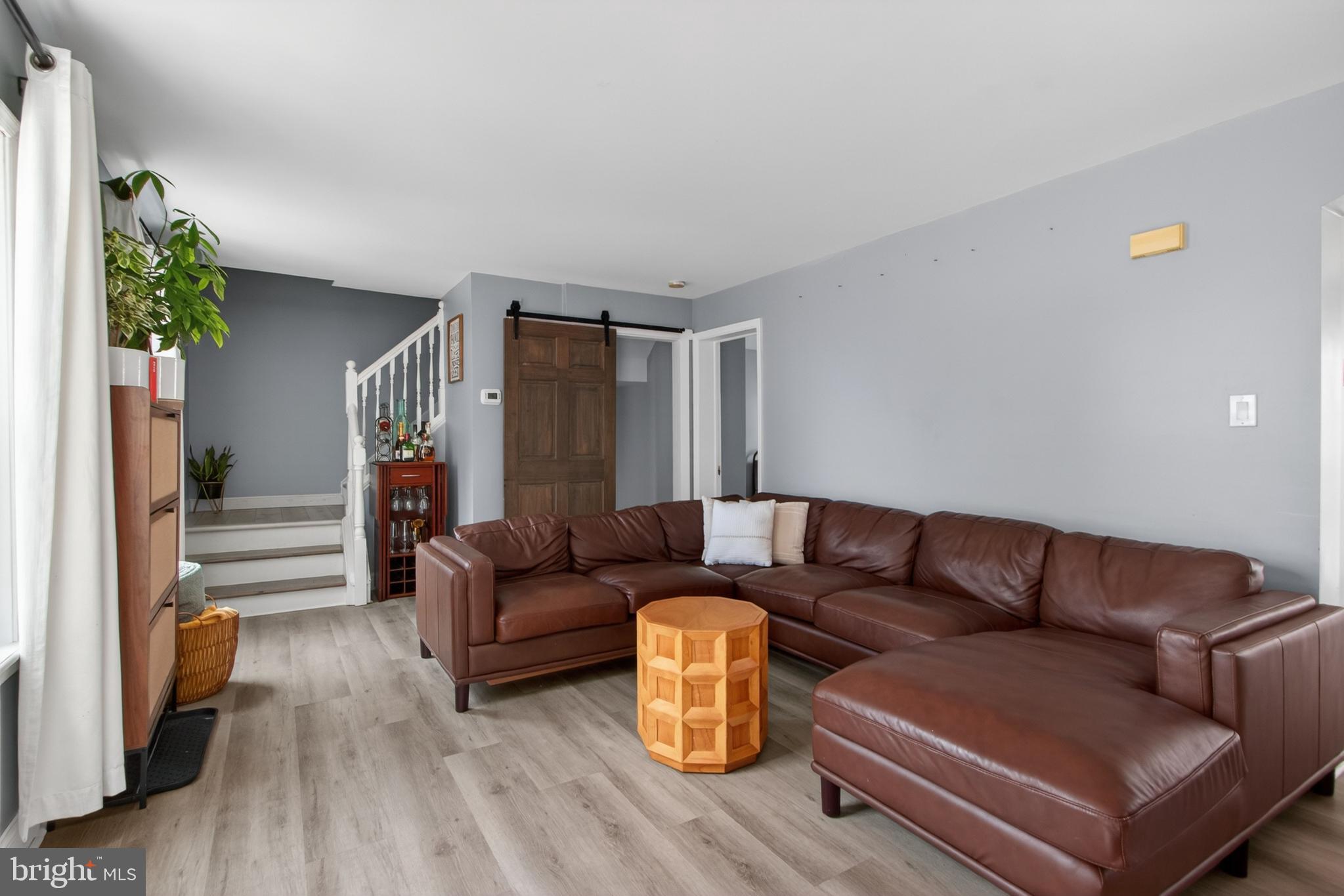 SOUTH STREET STATION - Residential