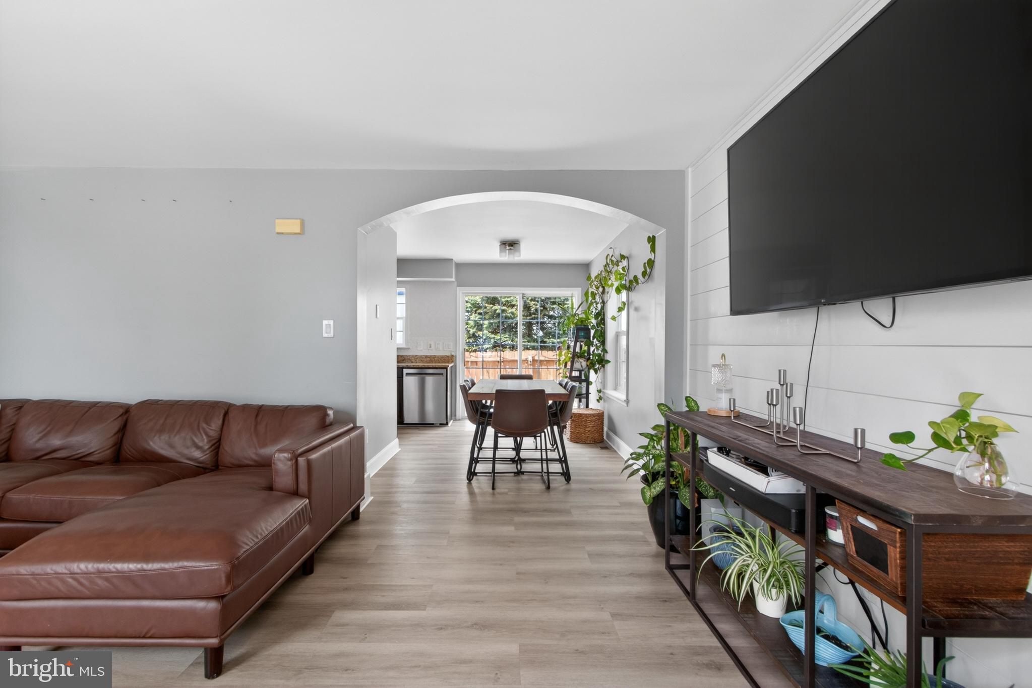 SOUTH STREET STATION - Residential