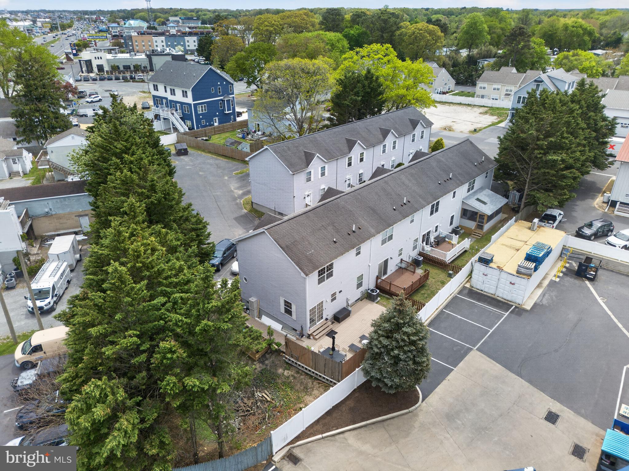 SOUTH STREET STATION - Residential