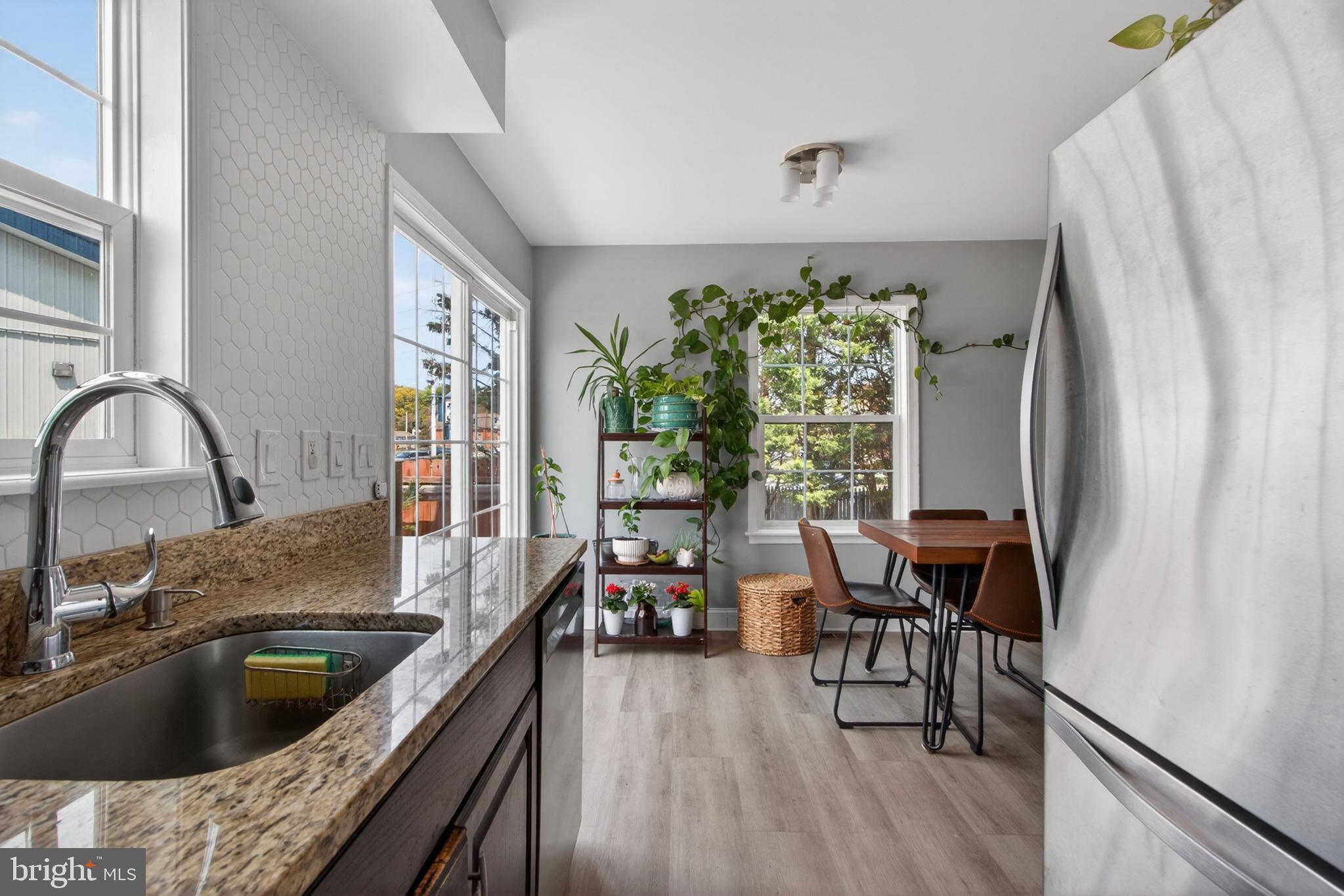 SOUTH STREET STATION - Residential