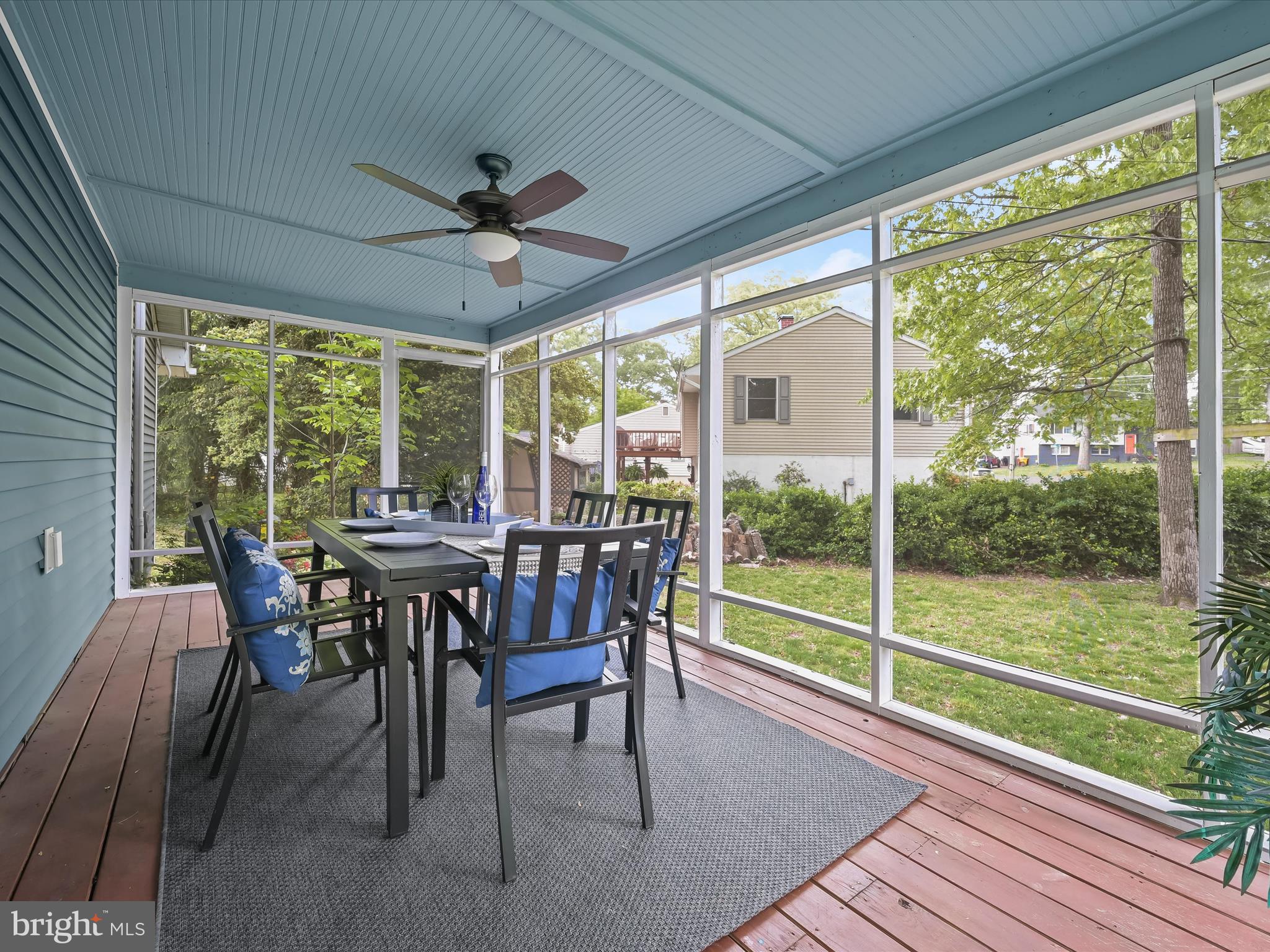 SUNRISE BEACH - Residential