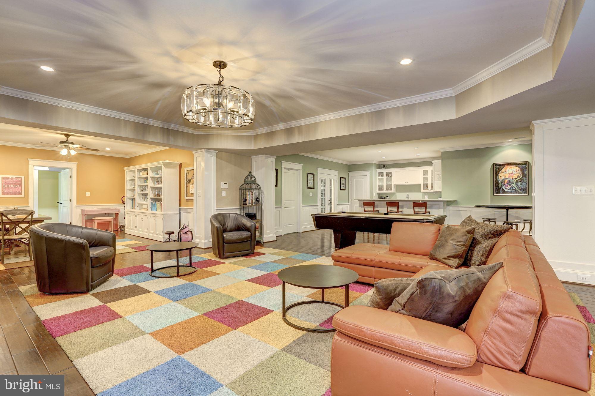 WESTBRIAR COUNTRY CLUB MANOR - Residential